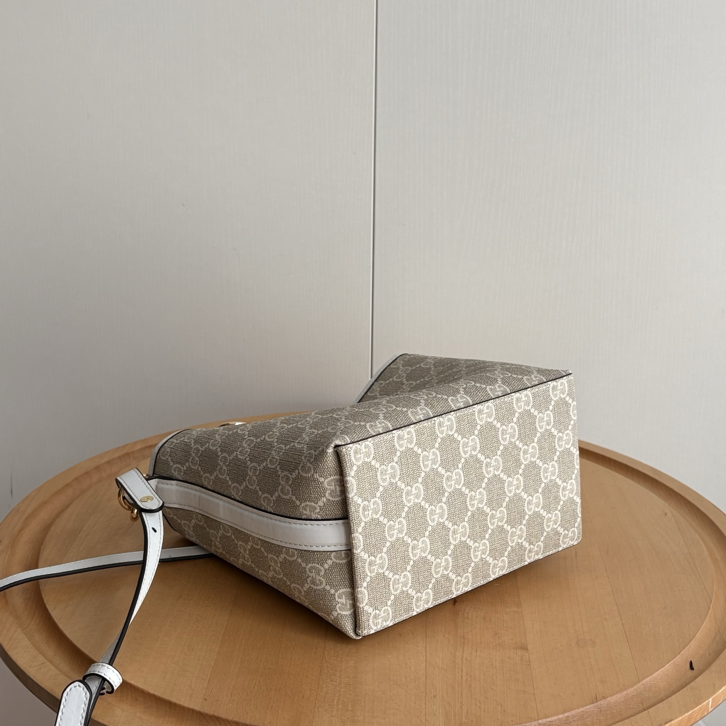 Ophidia ショッピングバッグ GGパターンとストライプのコンビネーション