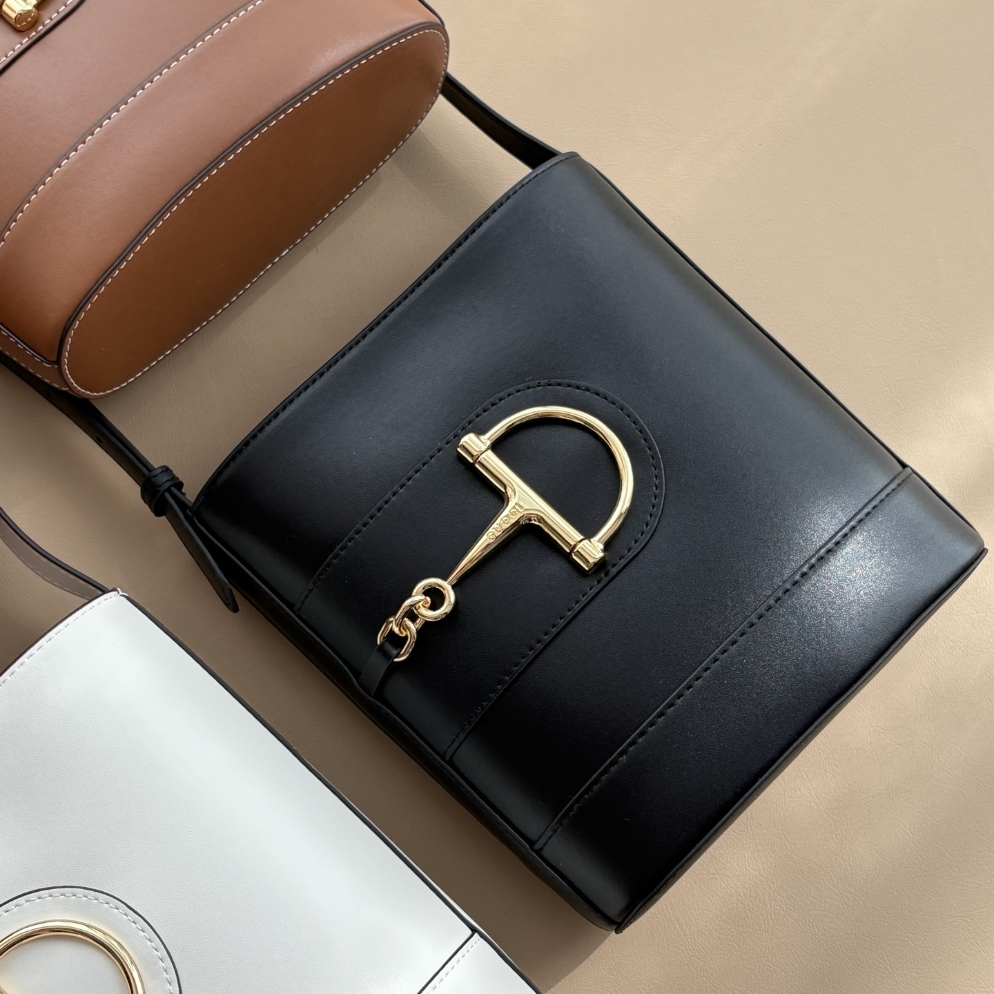 实拍#款号:尺寸:18.5x20x8.5cm在2025春夏系列中Gucci 73系 其系列名同年推出的一