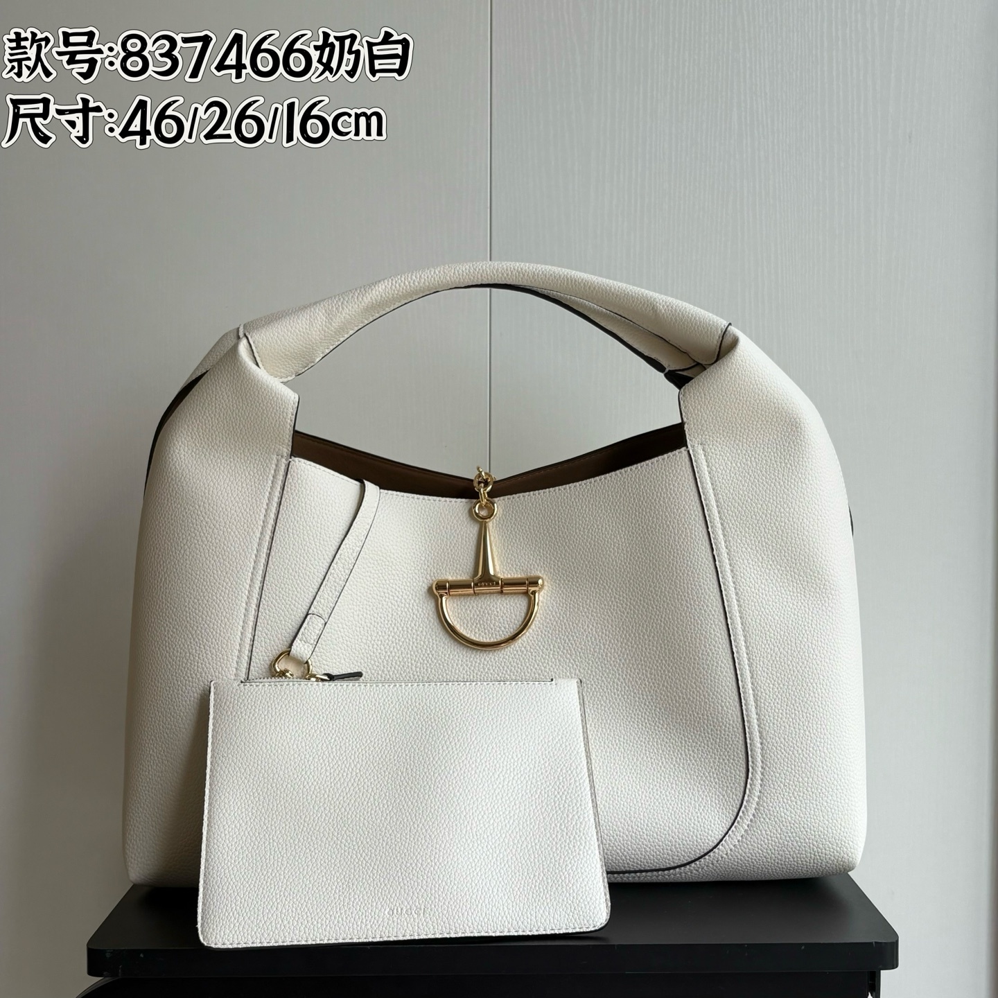 升级版实拍#款号:白色尺寸:46/26/26cm全新GG Emblem系列焕新诠释品牌的隽永优雅风范和精