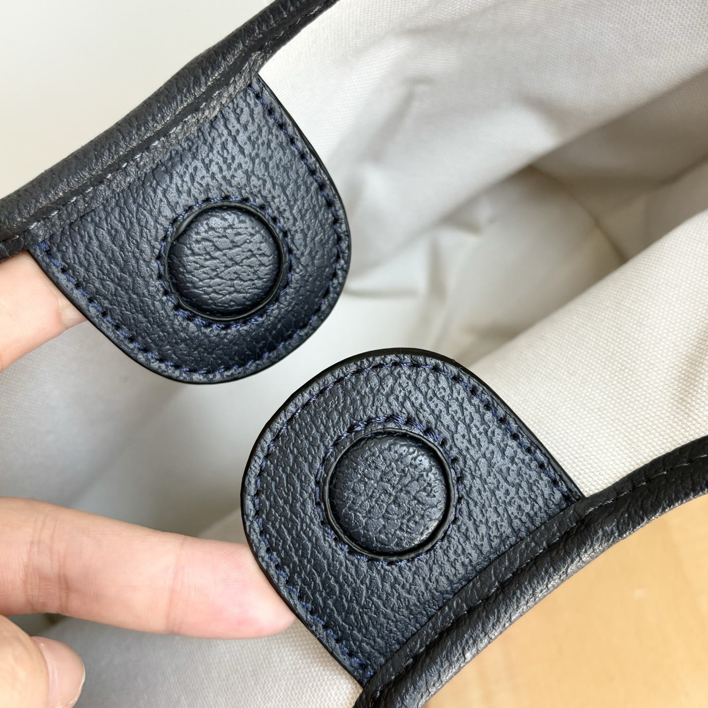 实拍#💰190

款号：860845
尺寸：25/20/15cm