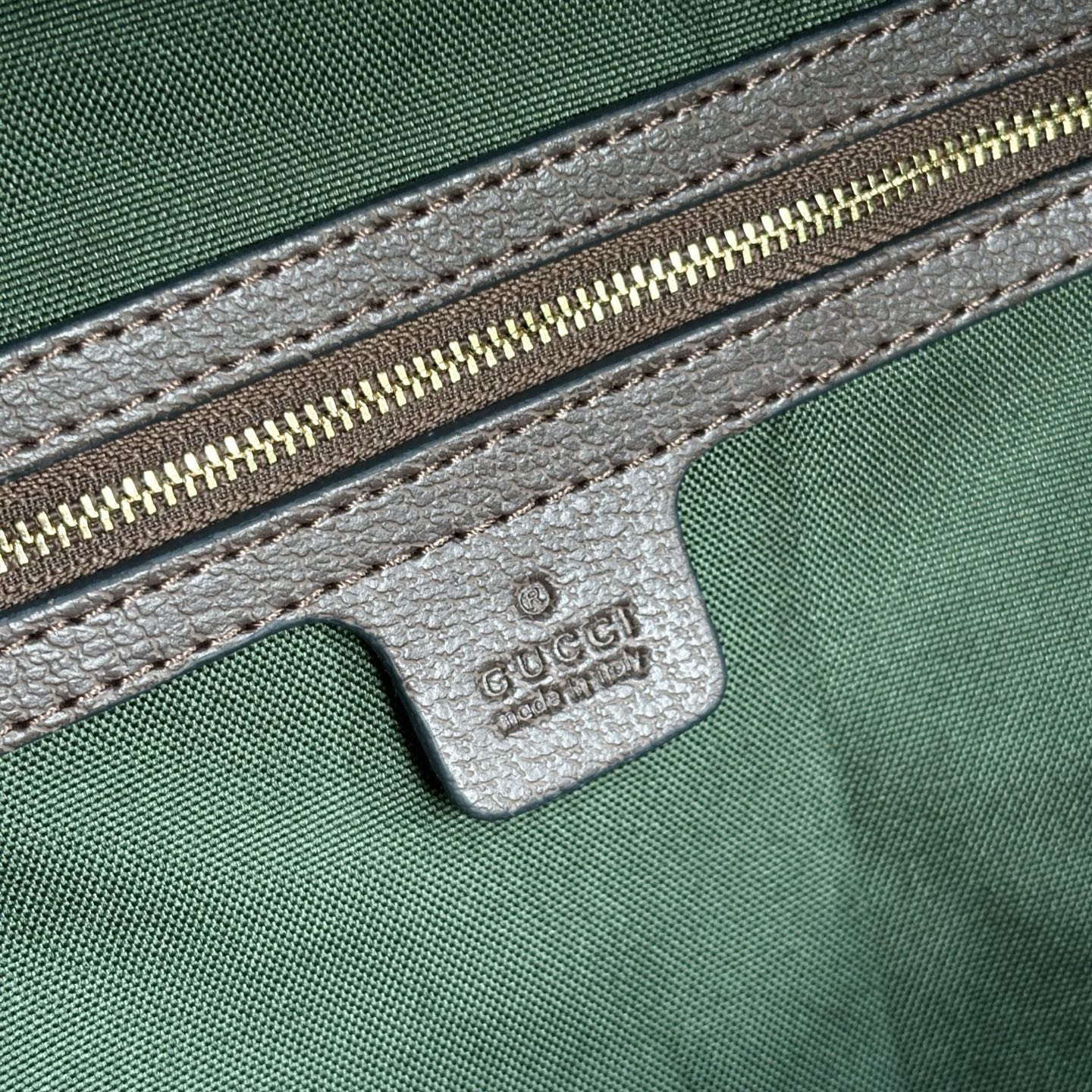 实拍#💰250

款号：834466
尺寸：36.5/41/18cm