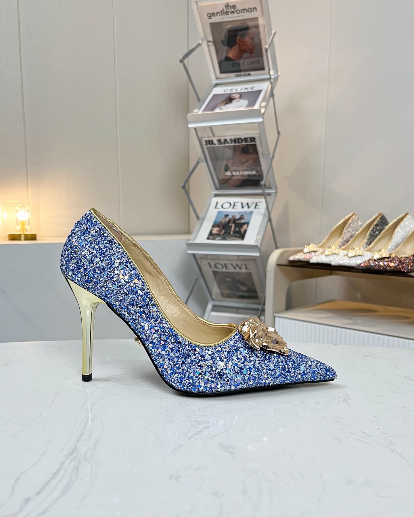 NO:232038,Size 35-42, Versace new women's high heels, high quality fabric Grit, inner footbed sheepskin, heel height 10.5cm, fashion classic, noble and elegant., high heels, versace, high heels, sheepskin1986090935-42码, 范思哲新款女士高跟鞋,面料优质格利特,内里垫脚羊皮,跟高10.5cm,时尚经典,高贵典雅.,高跟鞋,versace,high heels,sheepskin,Women's Shoes