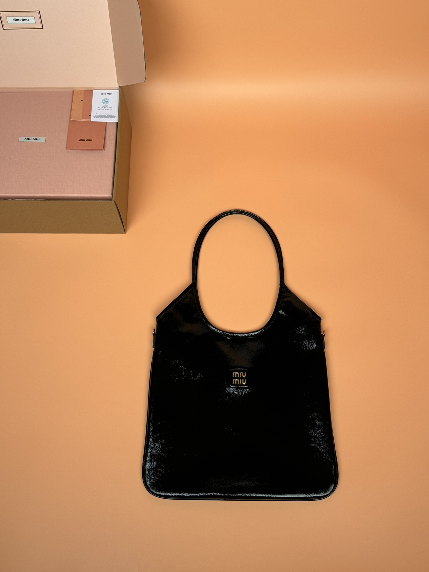 Miu Miu 25 new product launches, matching hardware original leather