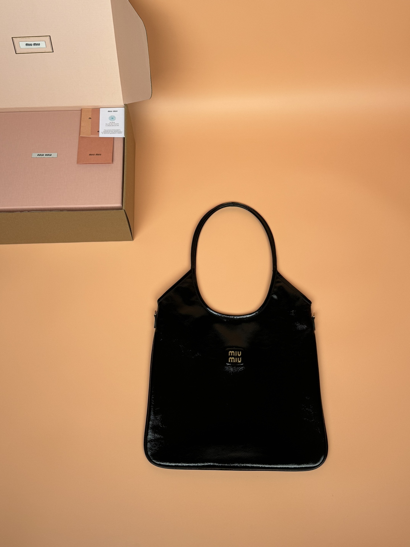 Miu Miu 25 new product launches, matching hardware original leather