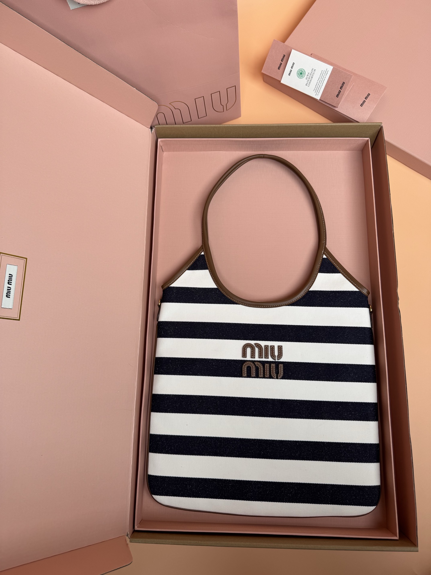 Miu Miu IVY Canvas Tote Bag, Striped Design, Gold-Tone Hardware, Stylish 2 i1749109606465 1250 0 0