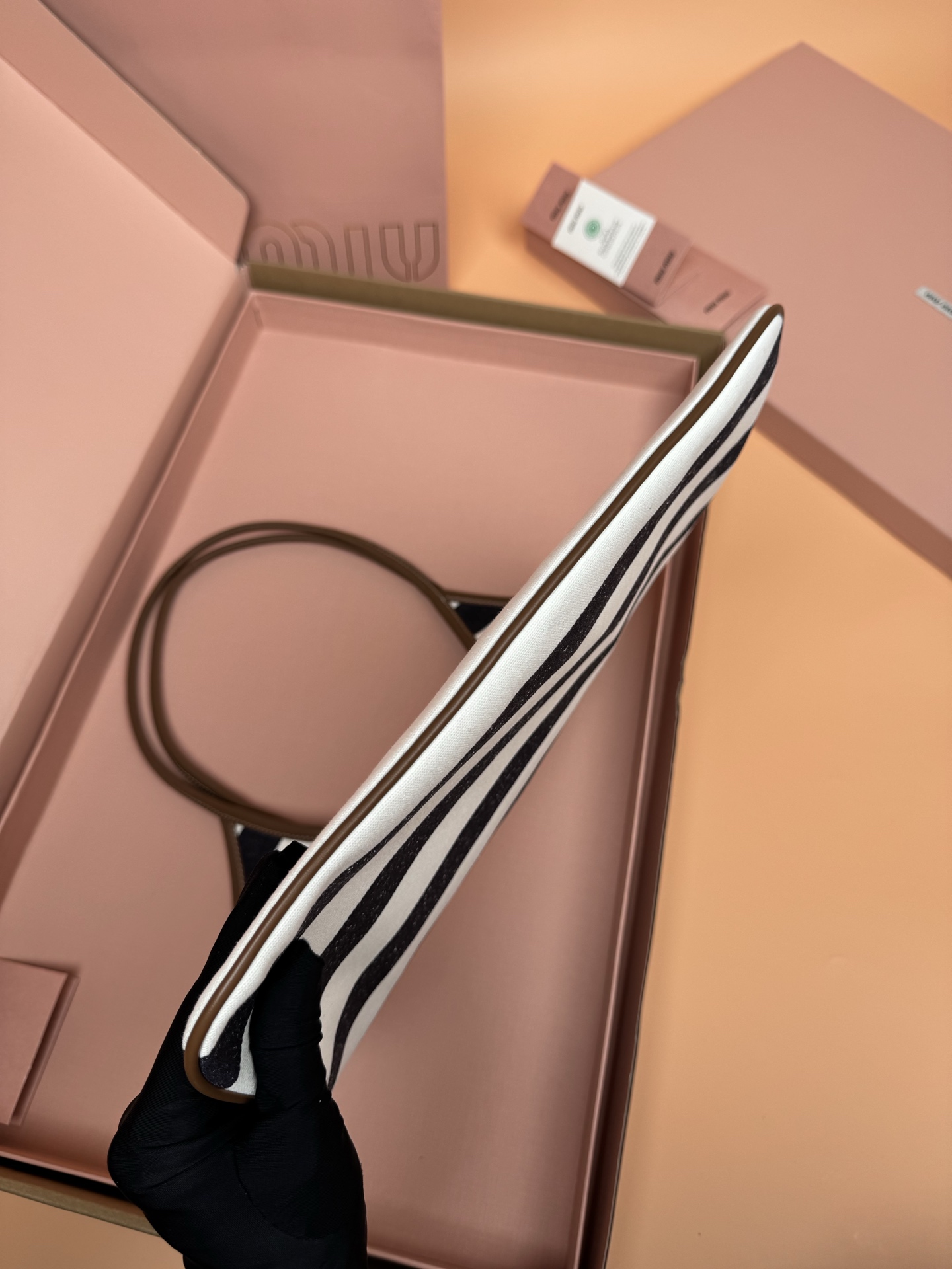 Miu Miu IVY Canvas Tote Bag, Striped Design, Gold-Tone Hardware, Stylish 5 i1749188401432 5522 0 3