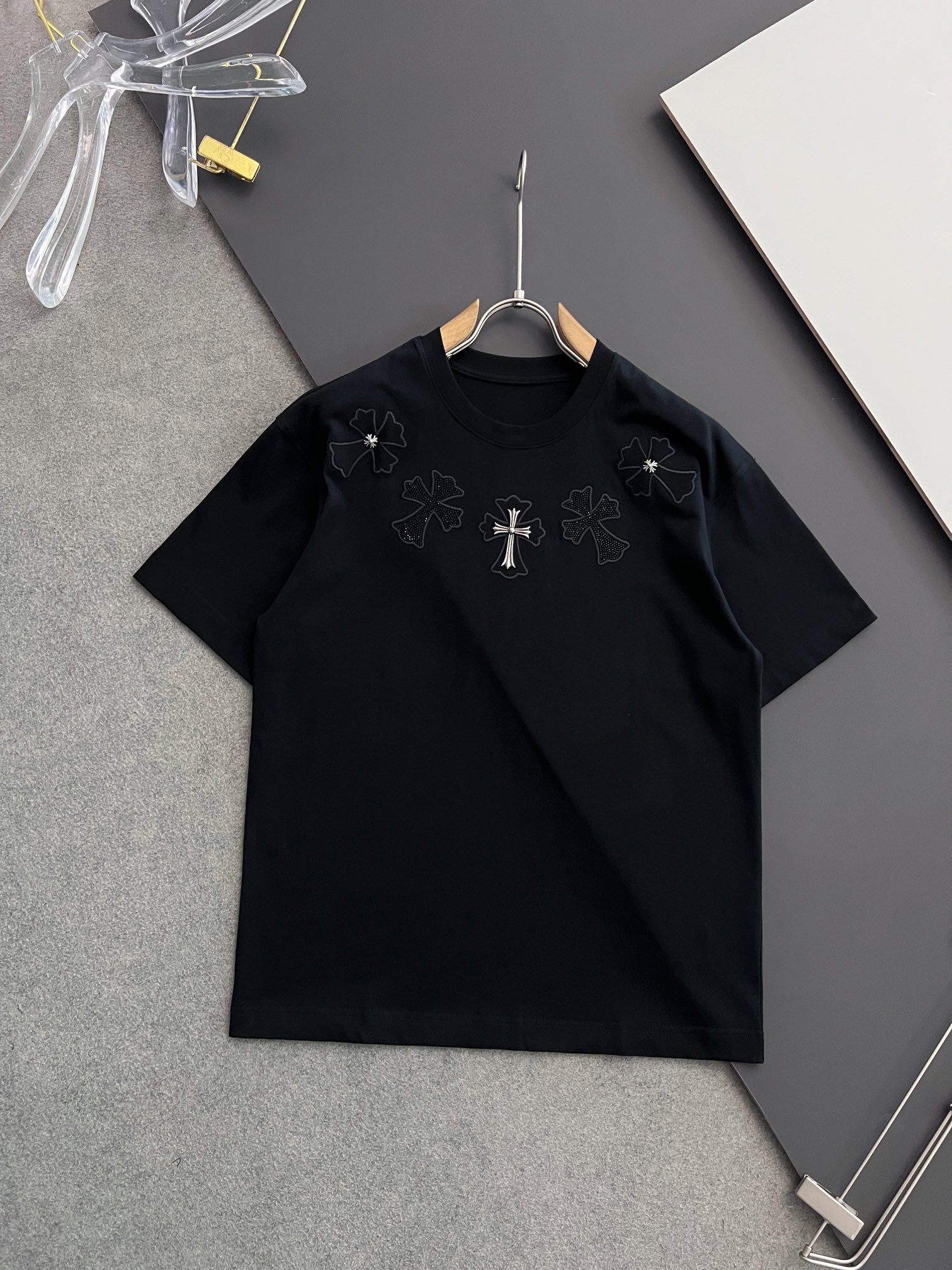 Where to find the Best Replicas
 Chrome Hearts Best
 Clothing T-Shirt Black White Short Sleeve