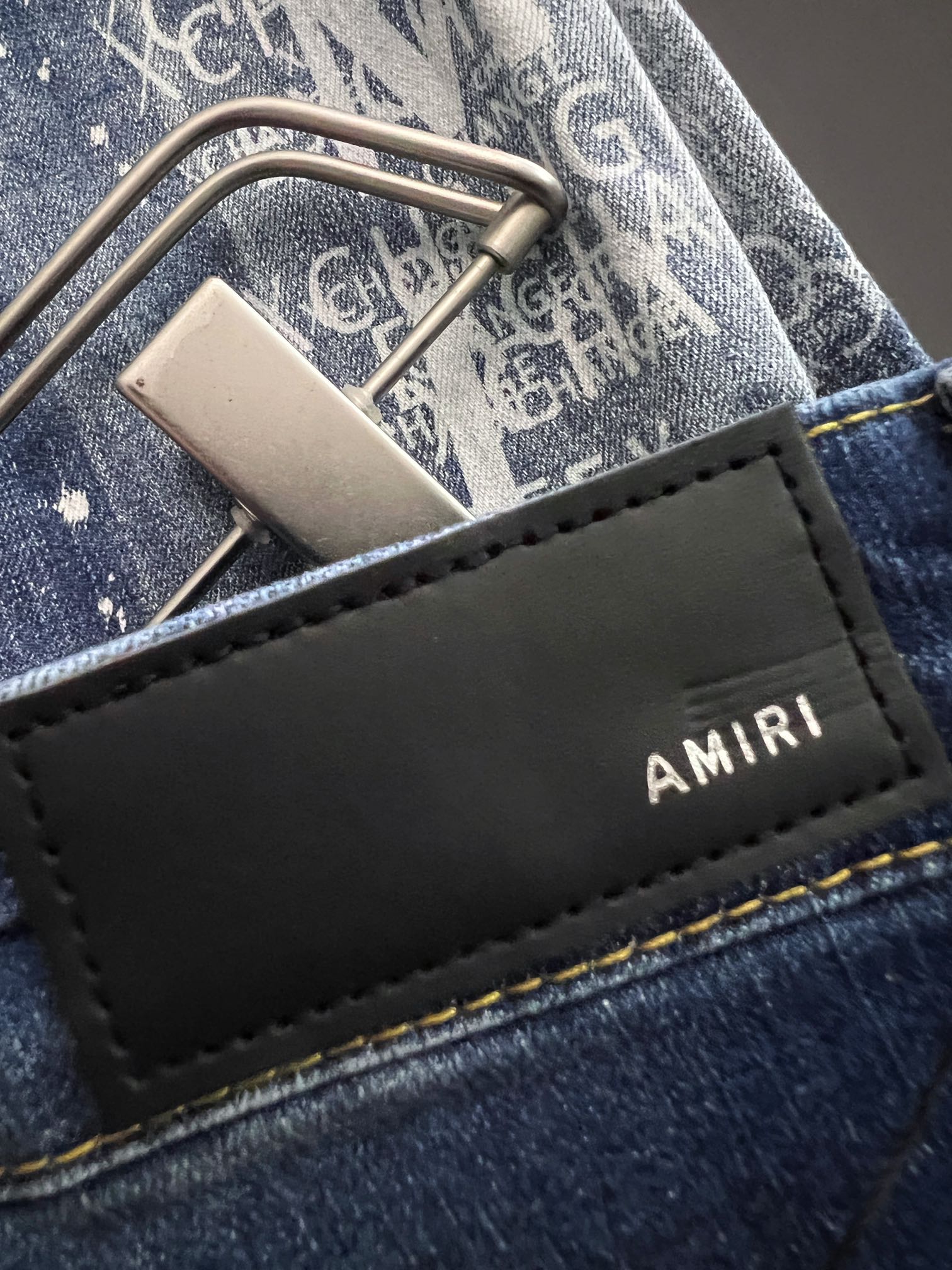  品质元单Amir*、重工水洗休闲牛仔裤，进口原版水洗弹力面料，舒适有弹性，独特设计，版型超正，舒适透气