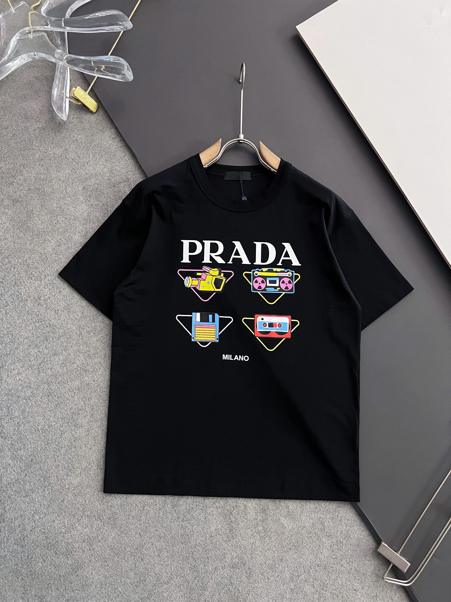 Prada Kleidung T-Shirt Schwarz Weiß Baumwolle Kurzarm