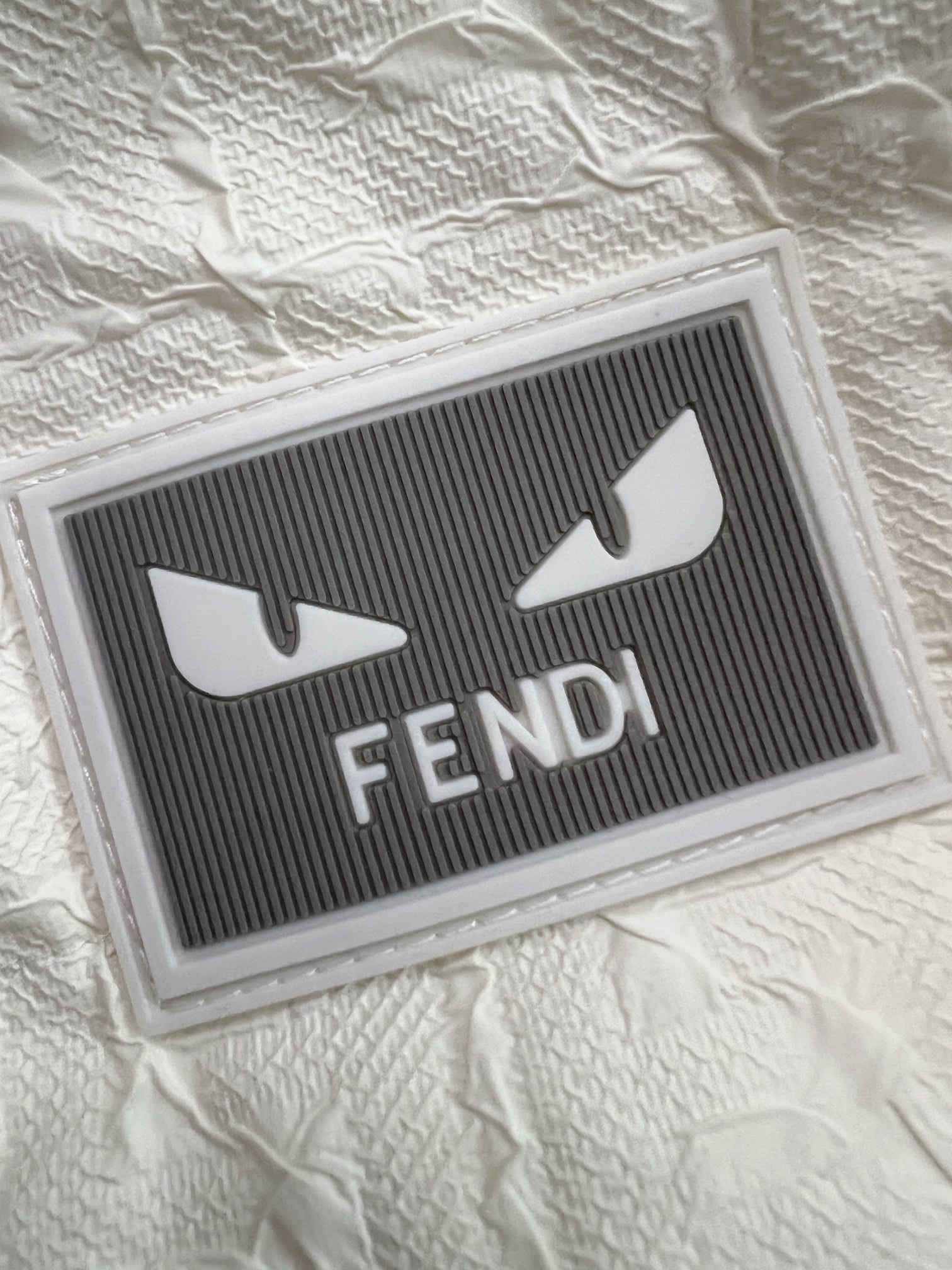 Fend&秋冬新款羽绒服鹅绒外套柜子最新款皱感压花立体纹品牌工厂出品全品相订单细节之处无可挑剔客供防风防