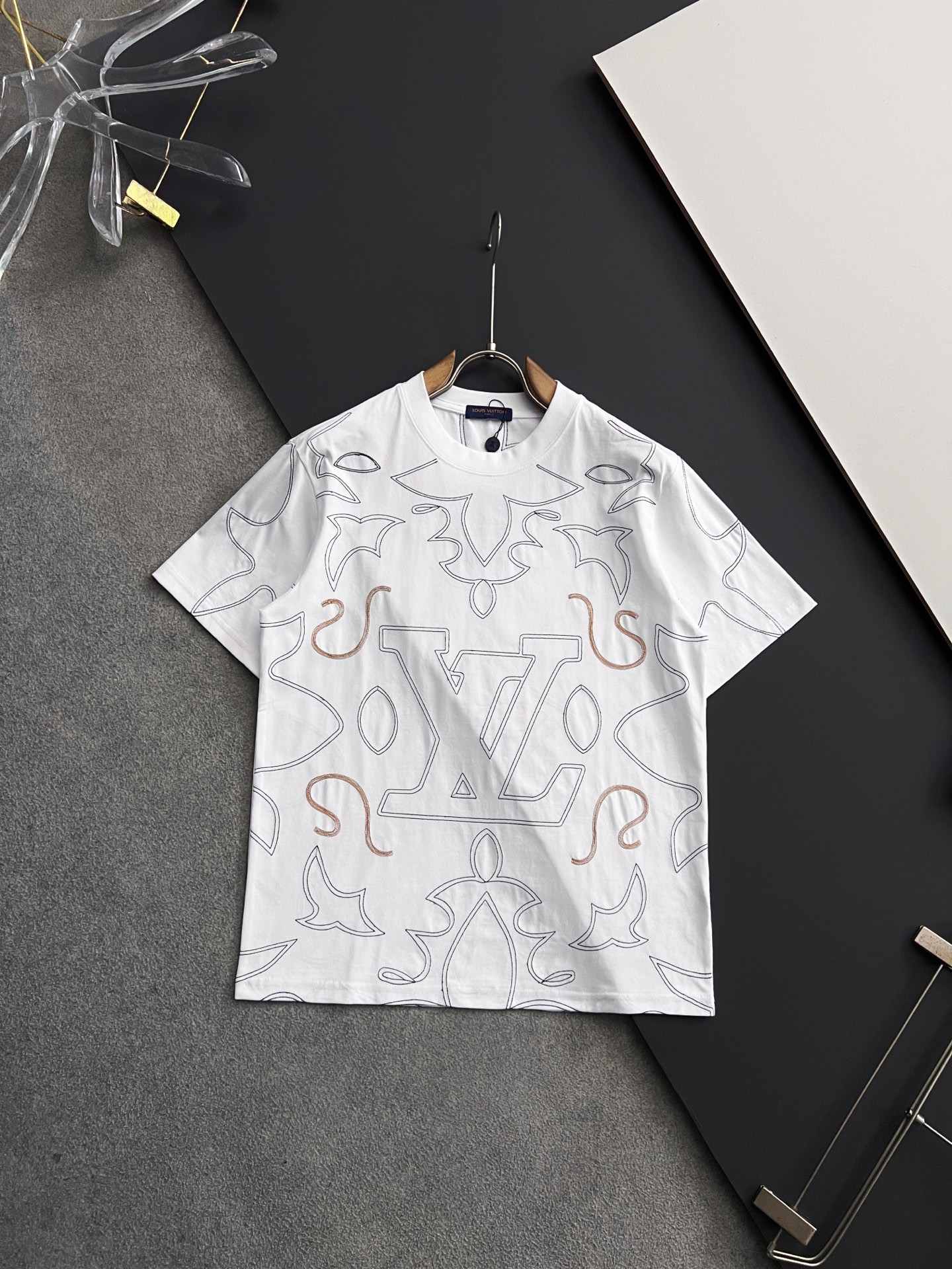 NO:121941,) 2025 exclusive · New product!  1V* hot handmade] DuPont, USA, Zorona fabric black technology) hot spot spring and summer short sleeves, simple basic wardrobe artifact, casual and versatile must-have) workmanship and line texture, two colors recommended) slim fit style [strong] S-XXL), T-shirt, alexander wang19860909）2025独家·新品！1V*爆款手工】美国杜邦公司所罗纳面料黑科技）爆款现货春夏短袖,简约基础衣橱神器, 休闲百搭必备款）做工走线质感一流,两色推荐）修身版型[强]码数S- XXL）,,T-shirt,alexander wang,Men's clothing