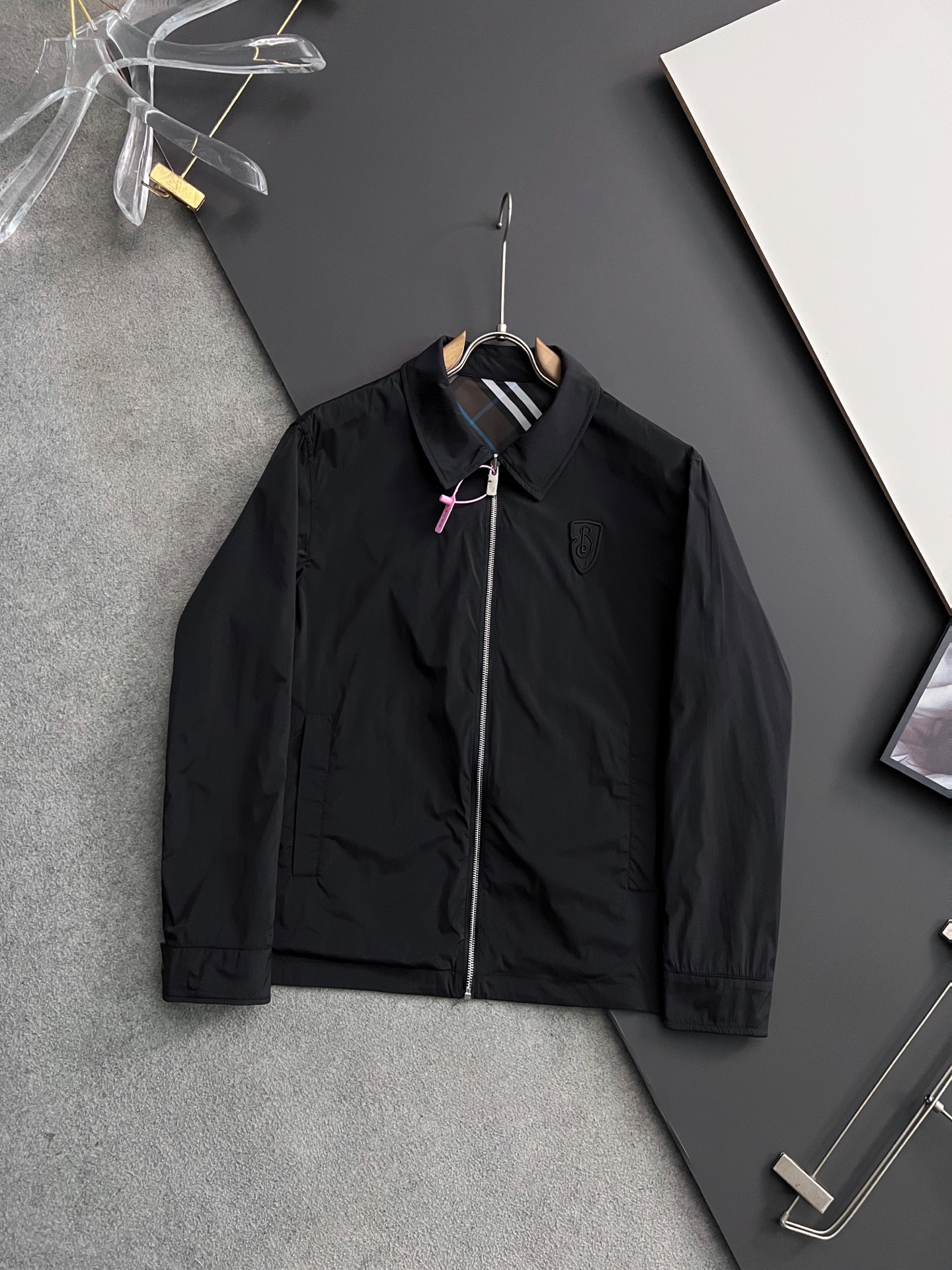 NO:134136,) Bur*, 2025 spring new jacket jacket original 1:1 custom hardware accessories fully imported original custom welcome counter comparison of super soft super heavy industry fabric workmanship perfect attention to the super comfortable fabric exclusive non-market goods men and women same size 48-56, burberry, jackets & coats, jackets & coats, alexander wang19860909）Bur*、2025春装新款夹克外套原版1:1订制五金配件全进口原版定制欢迎专柜对比超柔软超级重工面料做工杠杠的版型完美注意面料超舒服独家款非市场货男女同款尺码48-56,,burberry,jackets & coats,jackets & coats,alexander wang,Men's clothing