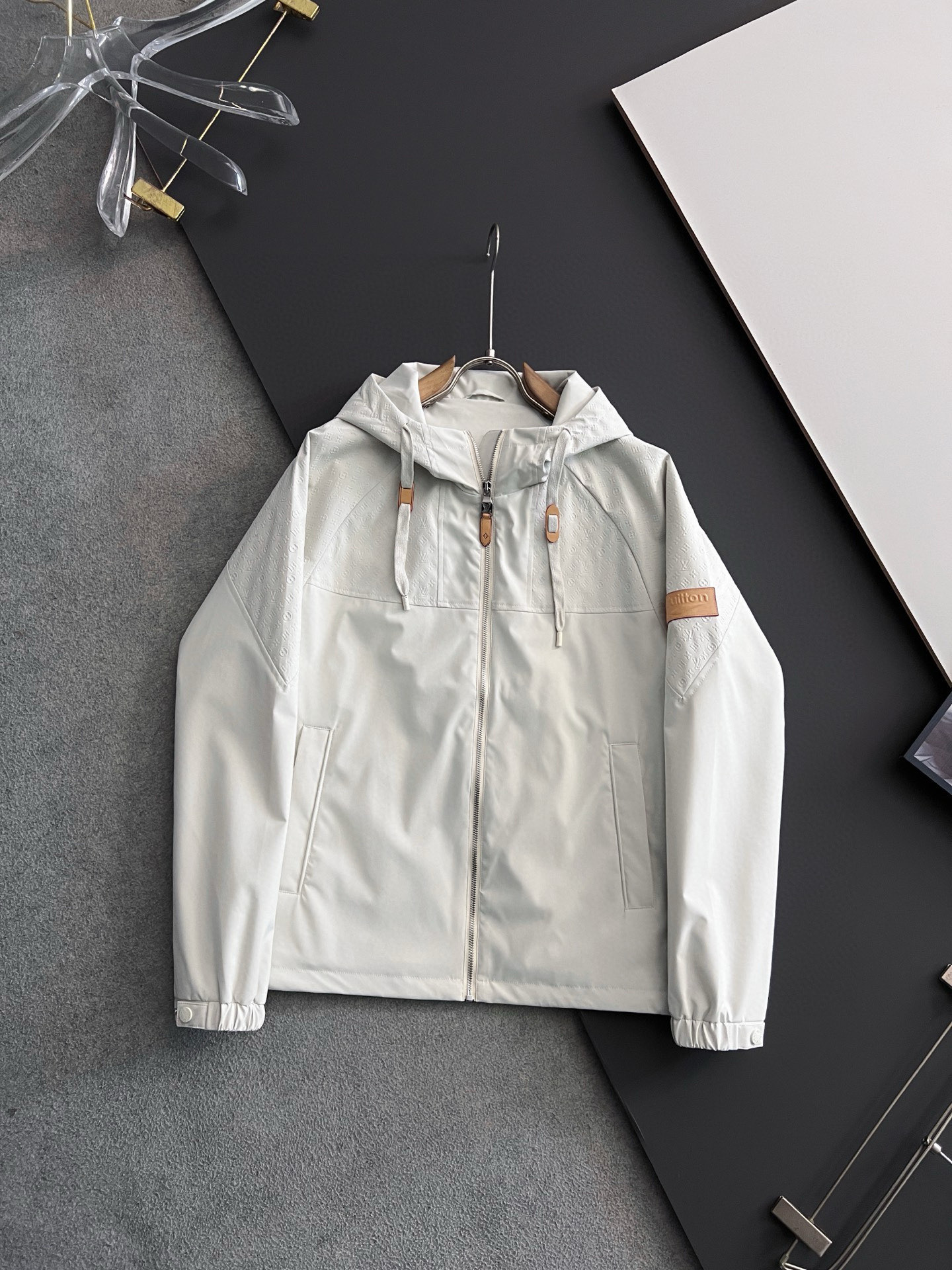 NO:136348,) 1V, 2025 spring new jacket jacket original 1:1 custom hardware accessories fully imported original custom welcome counter comparison of super soft super heavy industry fabric workmanship perfect attention to the super comfortable fabric exclusive non-market goods men and women same size 48-56,, jackets & coats, jackets & coats, alexander wang19860909）1V、2025春装新款夹克外套原版1:1订制五金配件全进口原版定制欢迎专柜对比超柔软超级重工面料做工杠杠的版型完美注意面料超舒服独家款非市场货男女同款尺码48-56,,jackets & coats,jackets & coats,alexander wang,Men's clothing