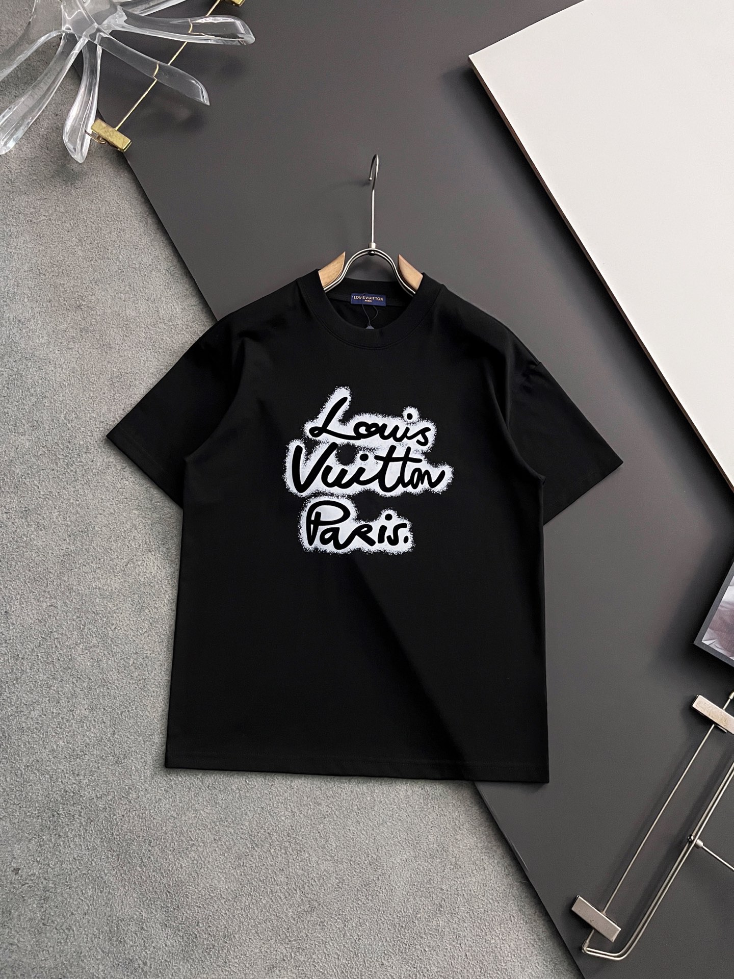 NO:136359,) 1V*, 2025Ss hot model 310g pure cotton double yarn hot model spot four-season series short-sleeved series, simple basic wardrobe artifact, casual and versatile must-have) workmanship and wiring texture first-class, two colors recommended, white, black,) Exclusive version test, no solution for everyone to wear [Strong] code number M-3XL),, T-shirt, alexander wang19860909）1V*、2025Ss爆款310g纯棉双纱爆款现货四季系列短袖,简约基础衣橱神器, 休闲百搭必备款）做工走线质感一流,两色推荐白色、黑色、）独家版型测试上身无解谁穿都合适[强]码数Ｍ-3XL）,,T-shirt,alexander wang,Men's clothing