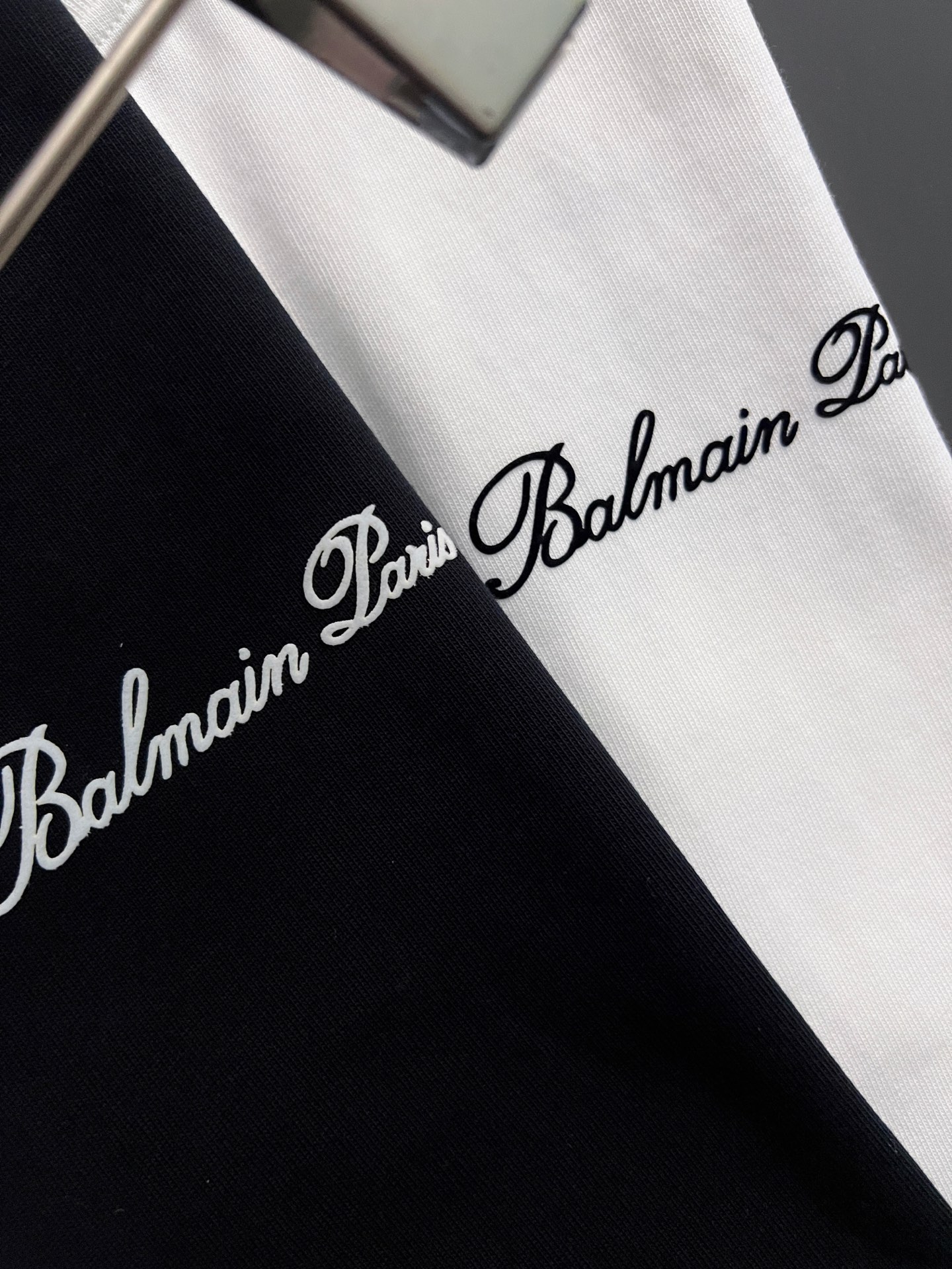 “Balman 2025 Spring & Summer T-shirts: Fashion Show with Logo Embroidery” - 图片 3