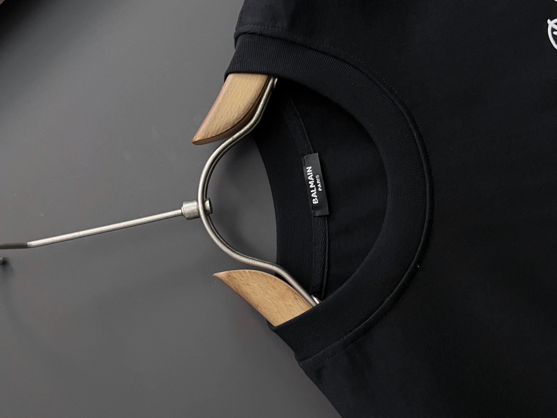 “Balman 2025 Spring & Summer T-shirts: Fashion Show with Logo Embroidery” - 图片 8