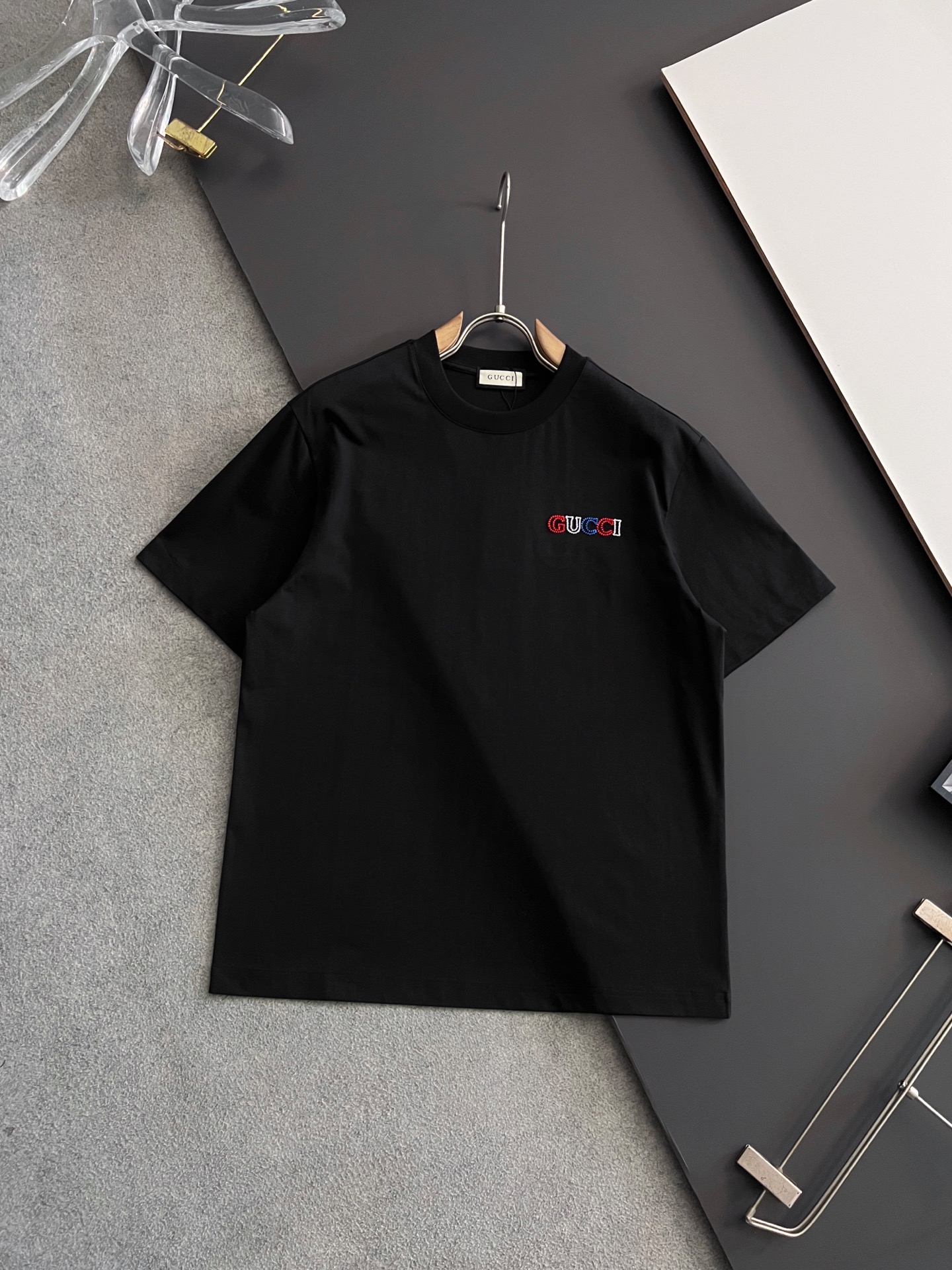 NO:141872,) 2025 exclusive · New product!  Gucc* hot product] DuPont, USA, Zorona fabric black technology) hot product spot spring and summer short sleeves, simple basic wardrobe artifact, casual and versatile must-have) workmanship and line texture, two colors recommended) slim fit style [strong] code number) M-3XL, gucci, T-shirt, alexander wang19860909）2025独家·新品！Gucc*爆款】美国杜邦公司所罗纳面料黑科技）爆款现货春夏短袖,简约基础衣橱神器, 休闲百搭必备款）做工走线质感一流,两色推荐）修身版型[强]码数）M-3XL,,gucci,T-shirt,alexander wang,Men's clothing