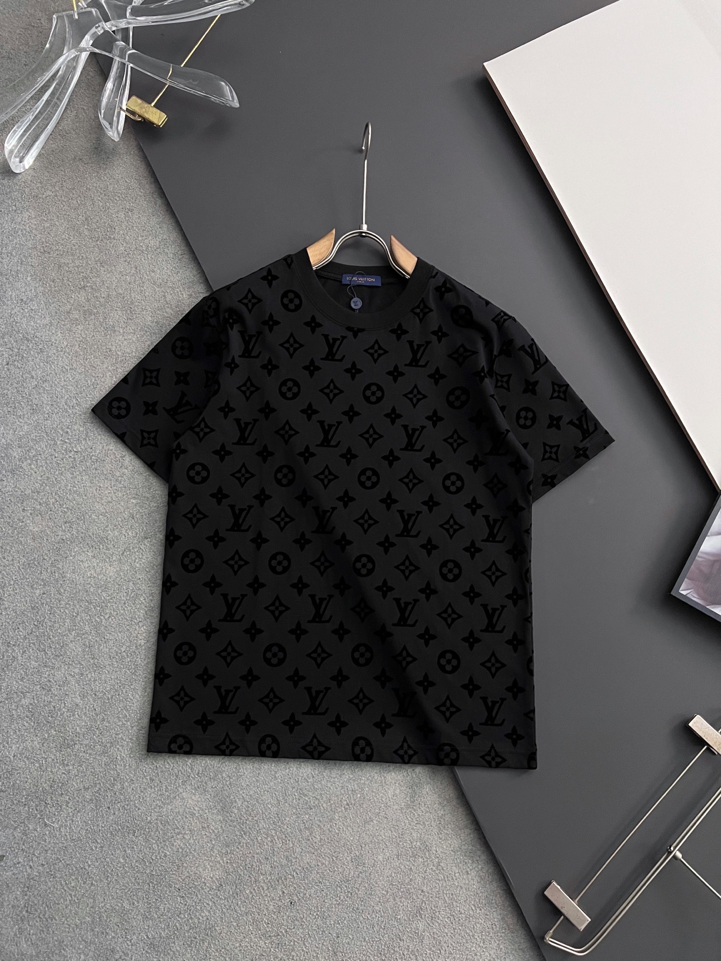 NO:155855,) 2025 exclusive · New product!  1V flocking* hot model] hot product spot spring and summer short sleeves, simple basic wardrobe artifact, casual and versatile must-have) workmanship and wiring texture, two colors recommended) slightly loose version [Strong] S-XXL), T-shirt, alexander wang19860909）2025独家·新品！1V植绒*爆款】爆款现货春夏短袖,简约基础衣橱神器, 休闲百搭必备款）做工走线质感一流,两色推荐）微宽松版型[强]码数S- XXL）,,T-shirt,alexander wang,Men's clothing