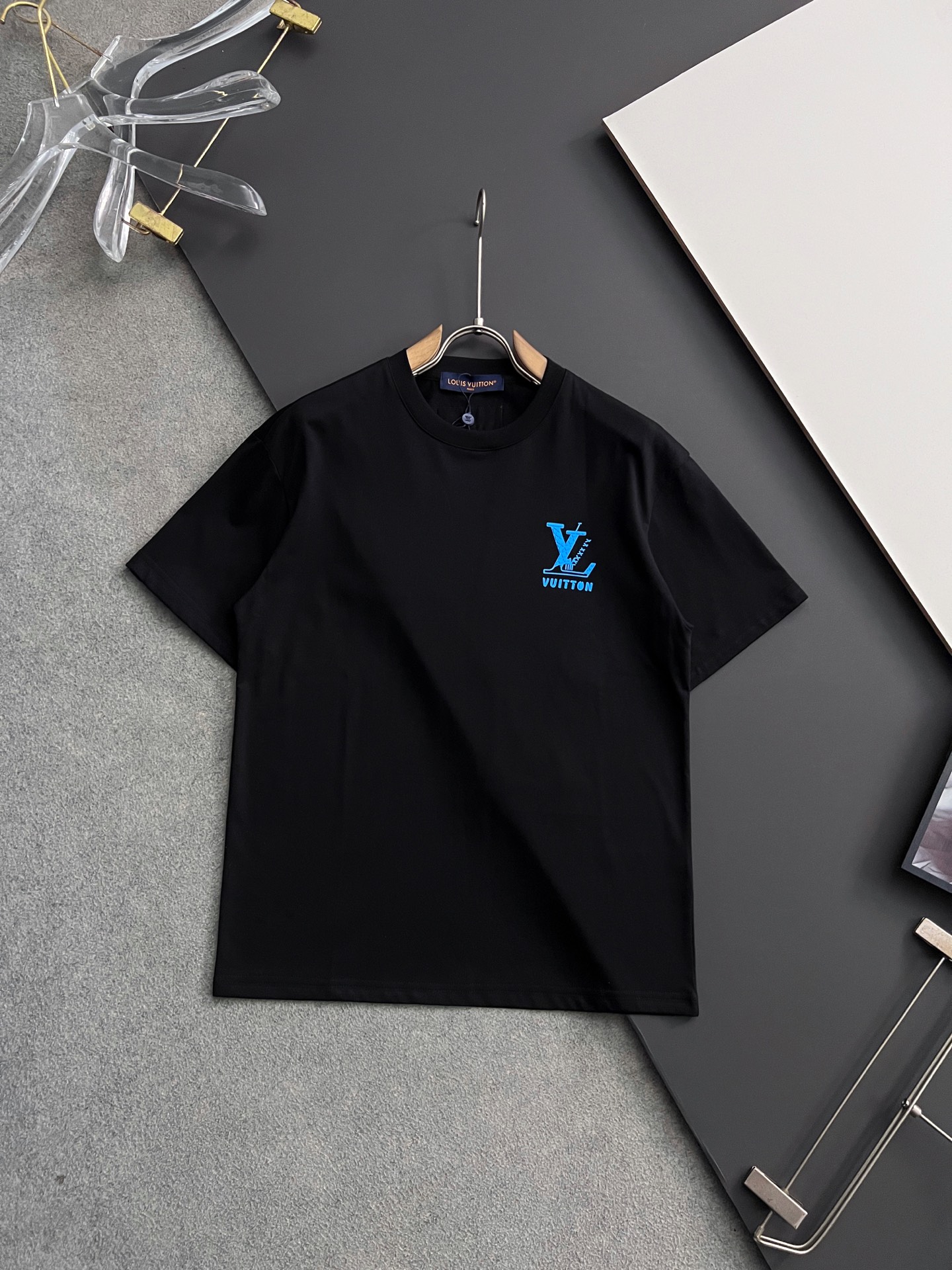 NO:159818,) 2025 exclusive · New product!  1V* hot product] hot product spot spring and summer short sleeves, simple basic wardrobe artifact, casual and versatile must-have) workmanship and line texture, two colors recommended) slightly loose version [Strong] code M-3XL), T-shirt, alexander wang19860909）2025独家·新品！1V*爆款】爆款现货春夏短袖,简约基础衣橱神器, 休闲百搭必备款）做工走线质感一流,两色推荐）微宽松版型[强]码数M-3XL）,,T-shirt,alexander wang,Men's clothing