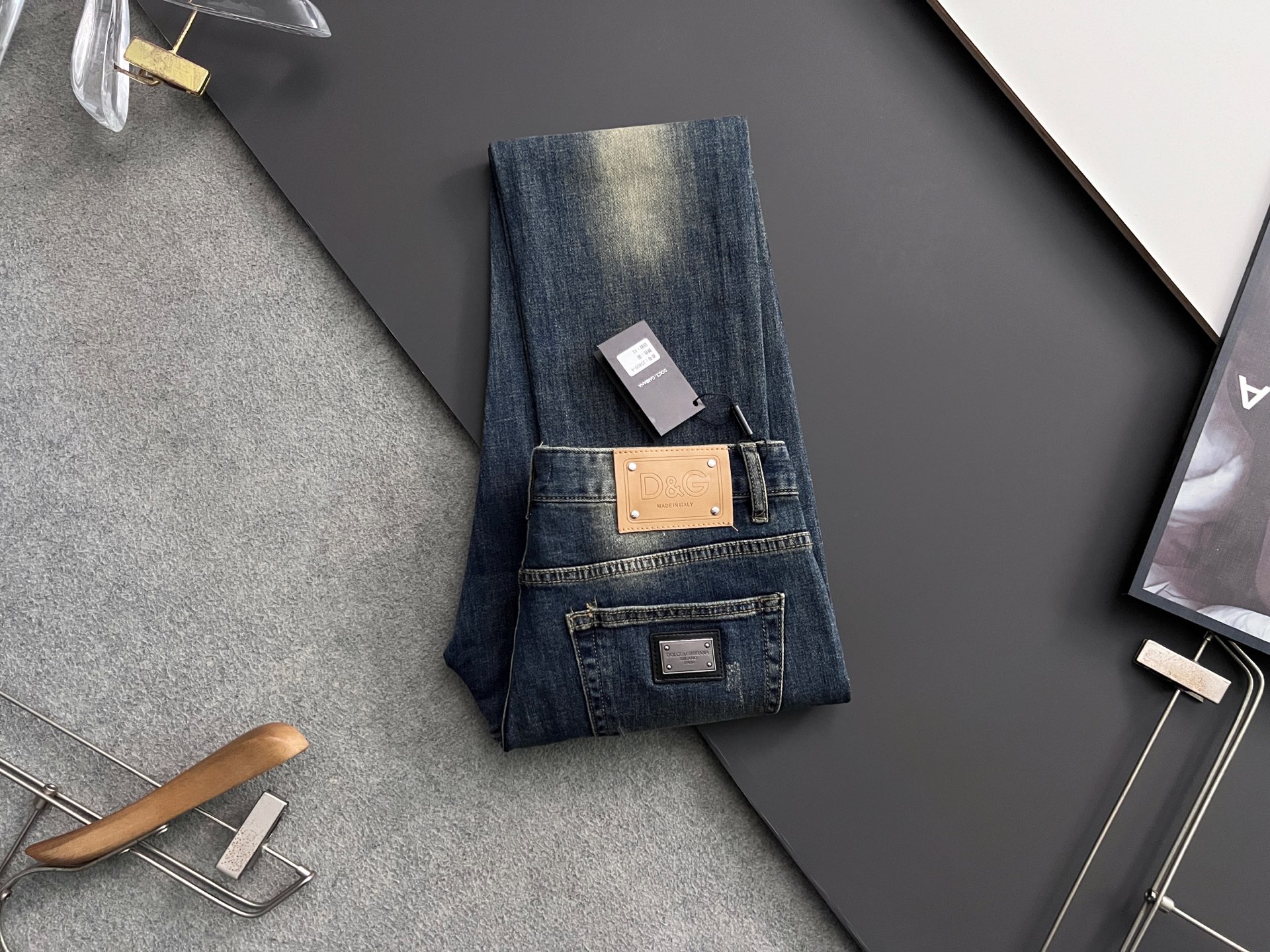 NO:159822,) 1V*, heavy industry water-washed casual jeans, imported original washing elastic fabric, comfortable and elastic, unique design, super positive style, comfortable and breathable, extremely high grade, counter quality, handsome upper body, 29-38 (35, 37), , jeans, alexander wang19860909）1V*、重工水洗休闲牛仔裤,进口原版水洗弹力面料,舒适有弹性,独特设计,版型超正,舒适透气,档次极高,专柜品质,上身帅气十足,码数29-38（35、37）,,jeans,alexander wang,Men's clothing