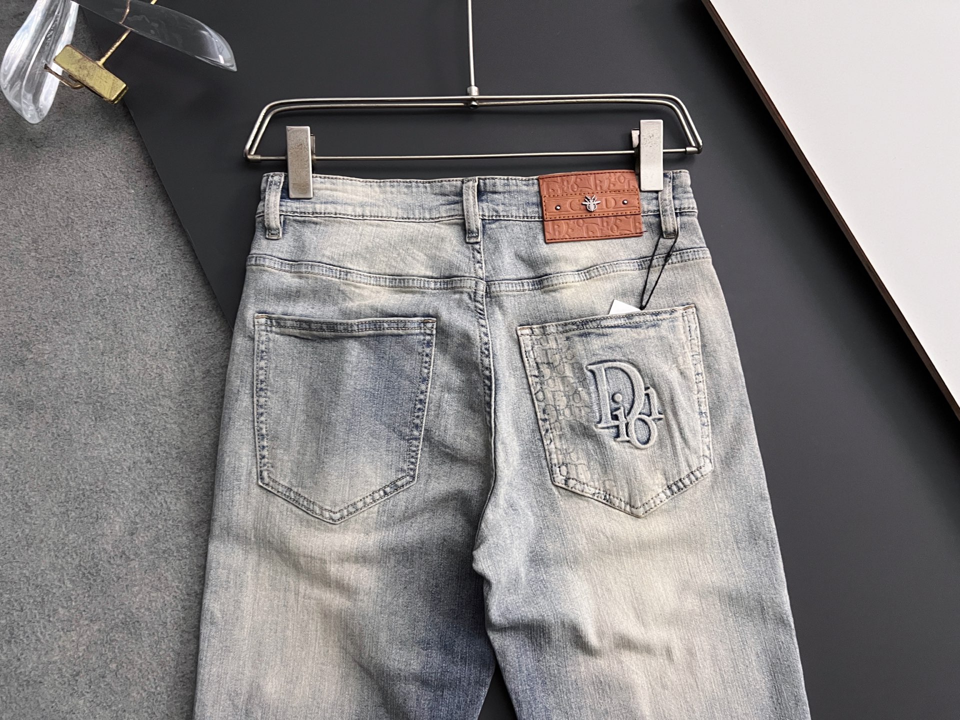 High-Class Heavy-Work Water-Washing Jeans with Unique Design and Comfortable Elasticity - 图片 8