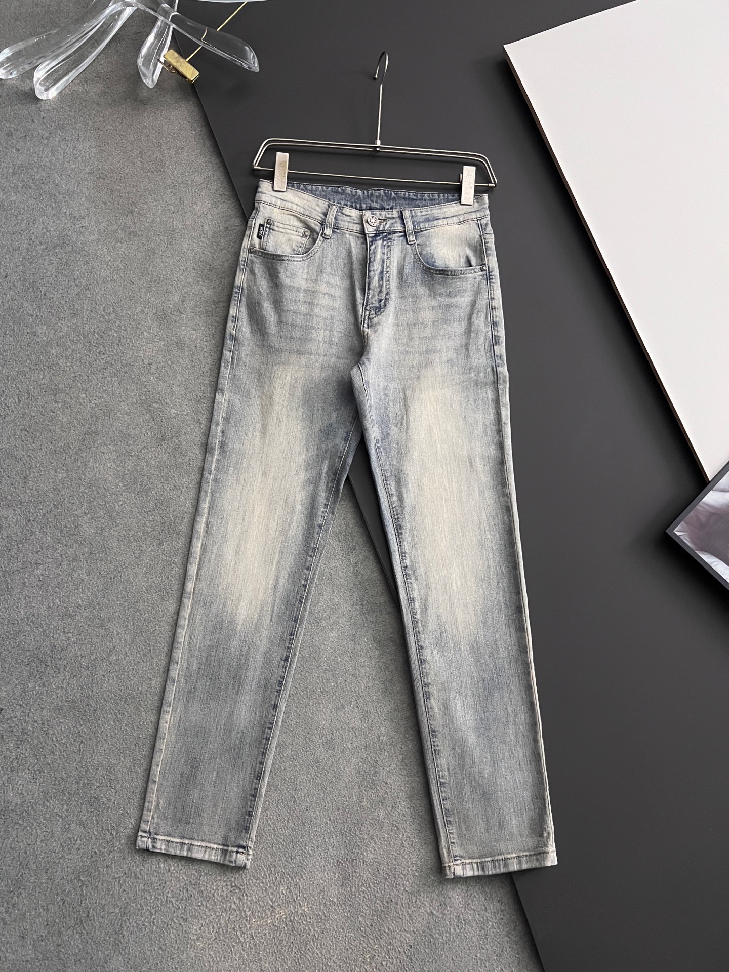 High-Class Heavy-Work Water-Washing Jeans with Unique Design and Comfortable Elasticity - 图片 2