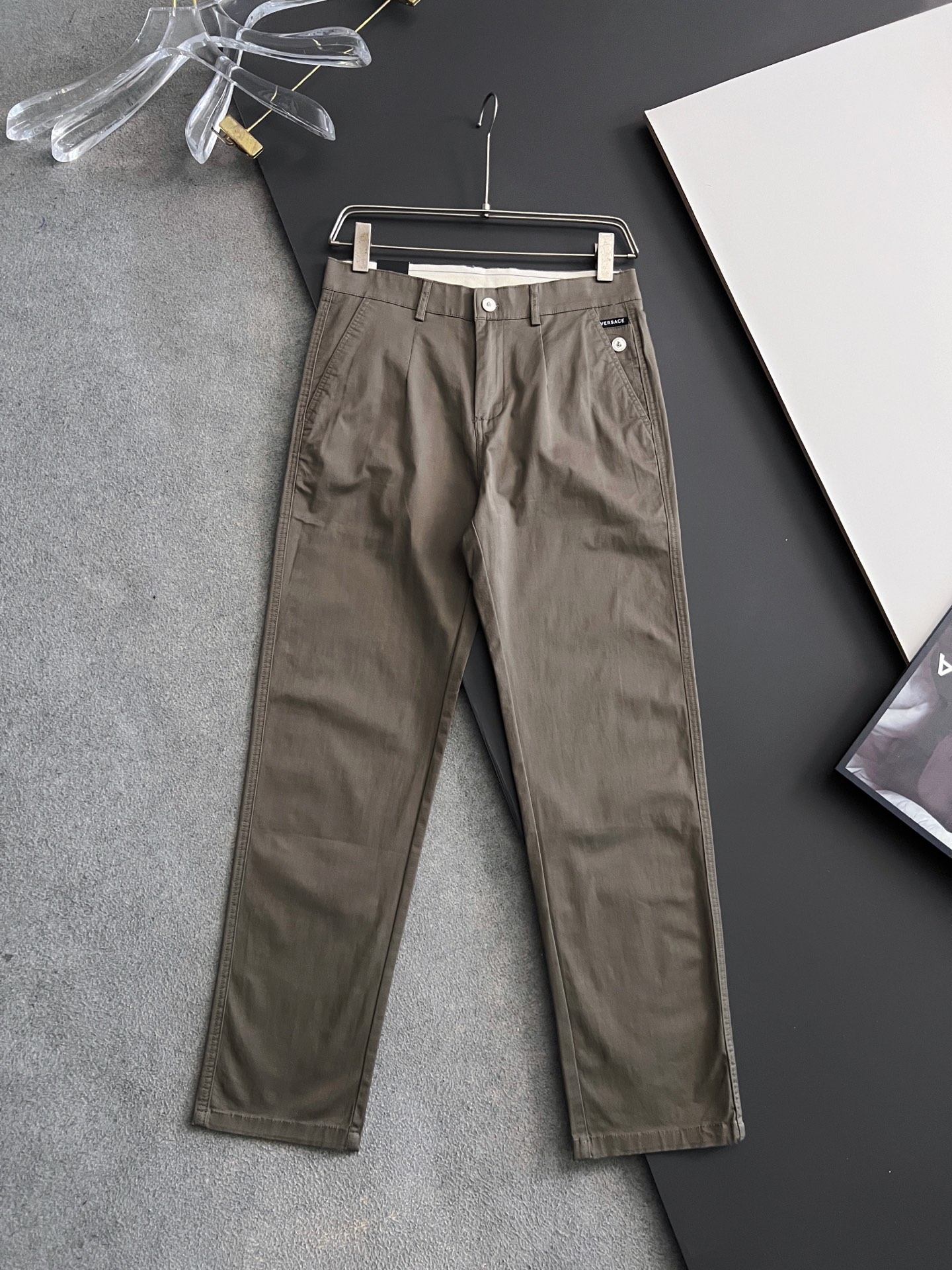 Versac* Cotton-Reformer Shorts: High-End Quality Tailored for Work and Leisure - 图片 7