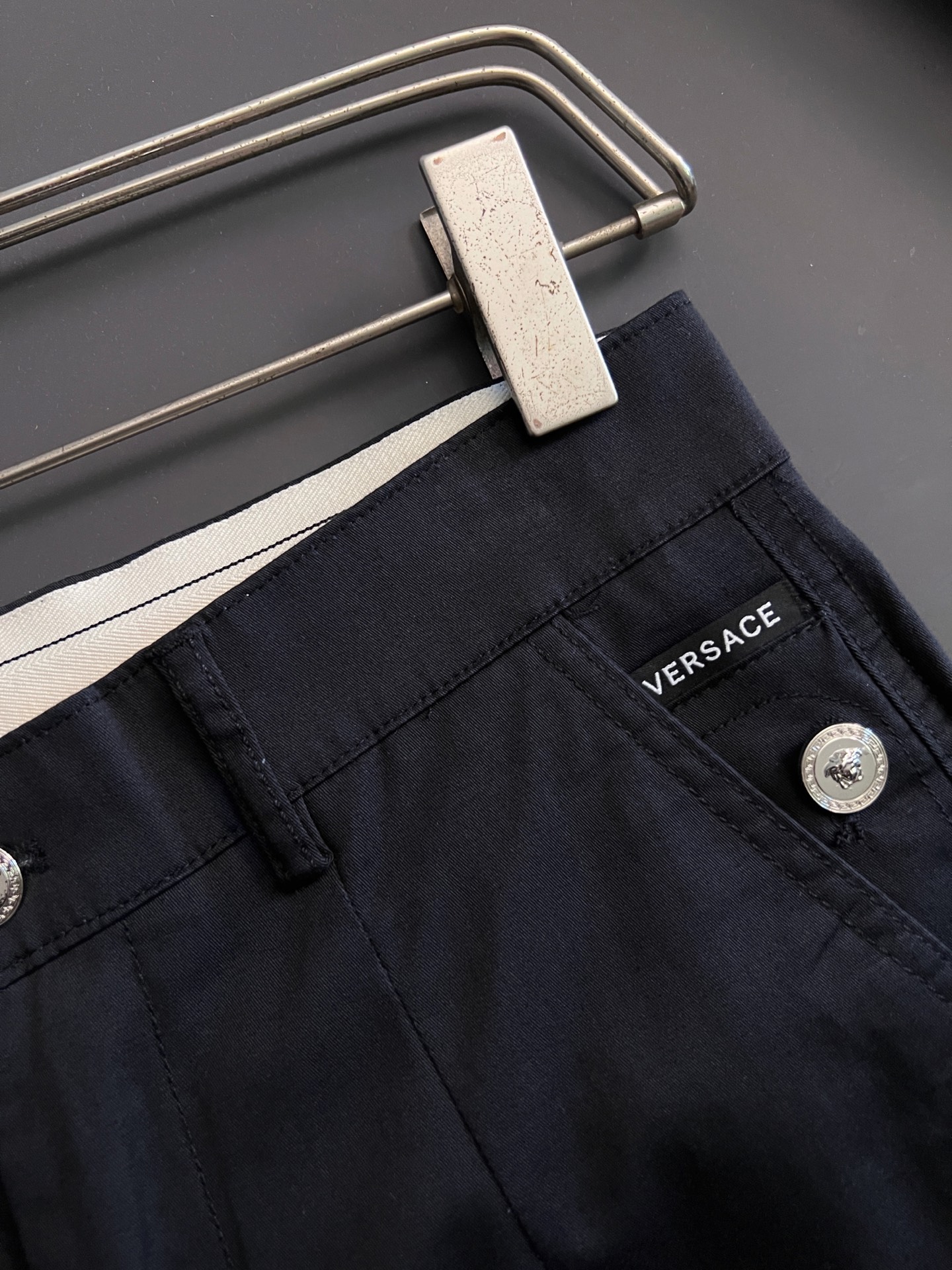 Versac* Cotton-Reformer Shorts: High-End Quality Tailored for Work and Leisure - 图片 4