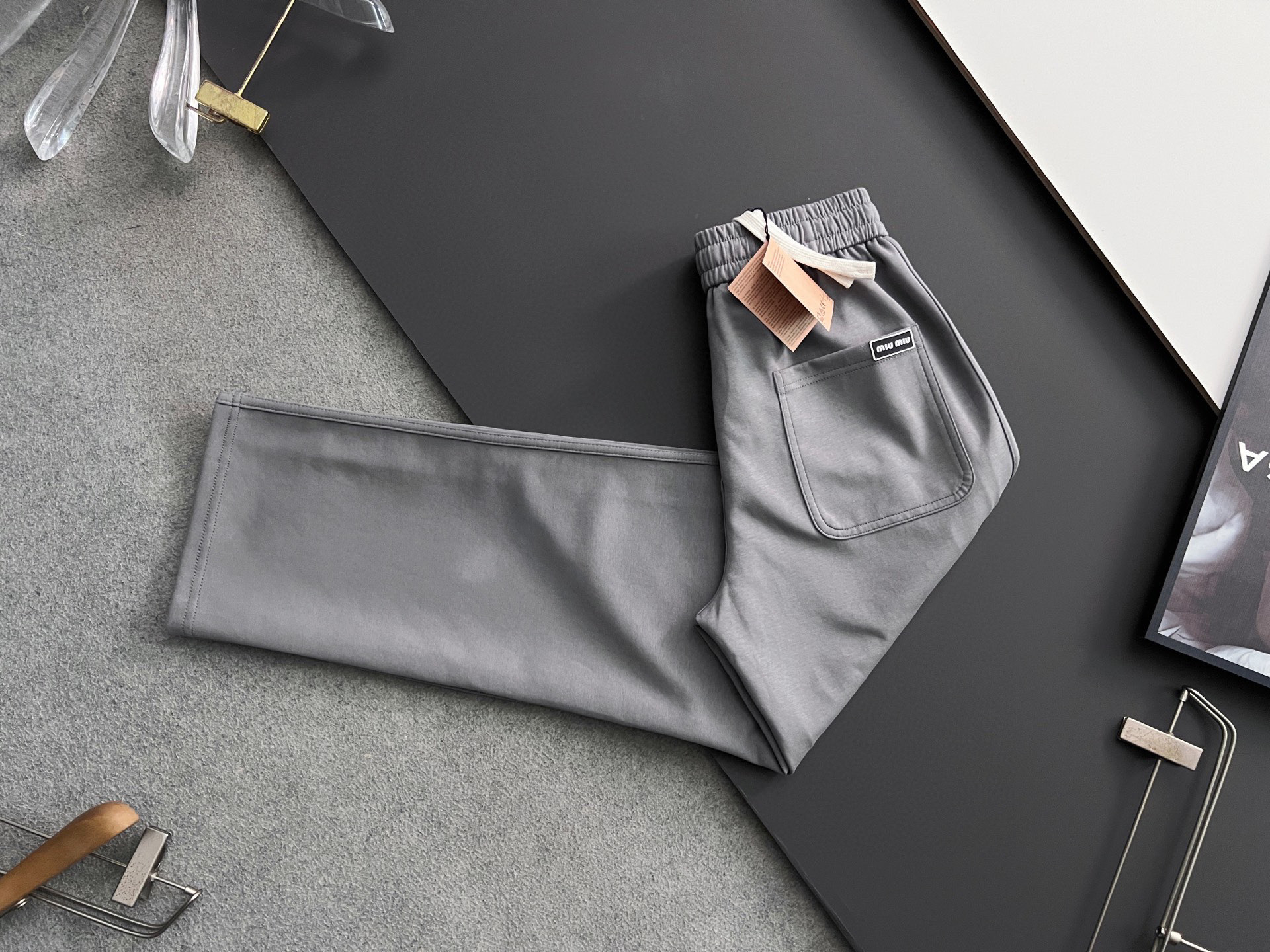 2025 Miumi* Battered Loafer: Classic Style with High Quality Fabric & Diverse Fashion - 图片 9