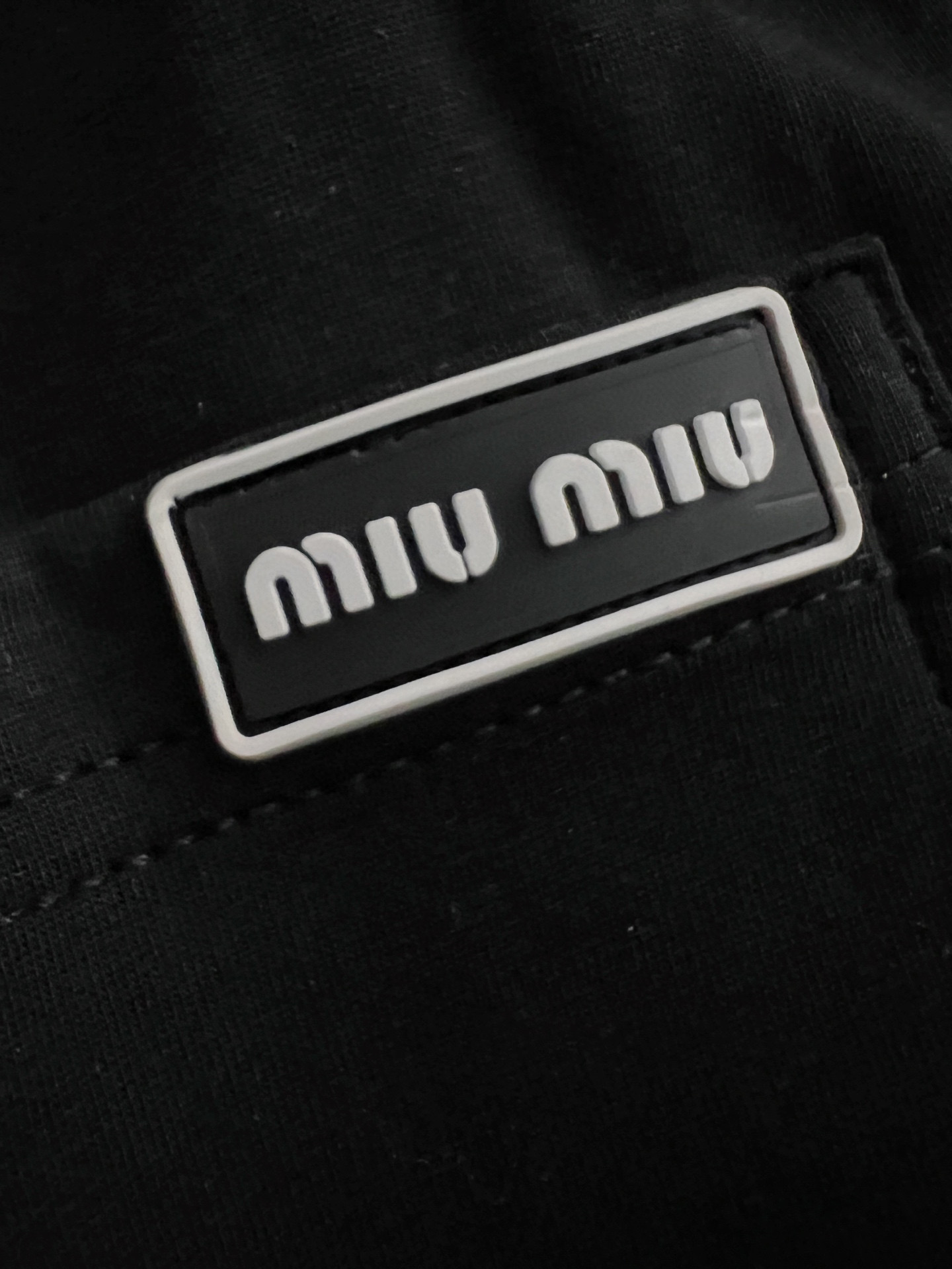 2025 Miumi* Battered Loafer: Classic Style with High Quality Fabrics and European Flair - 图片 8