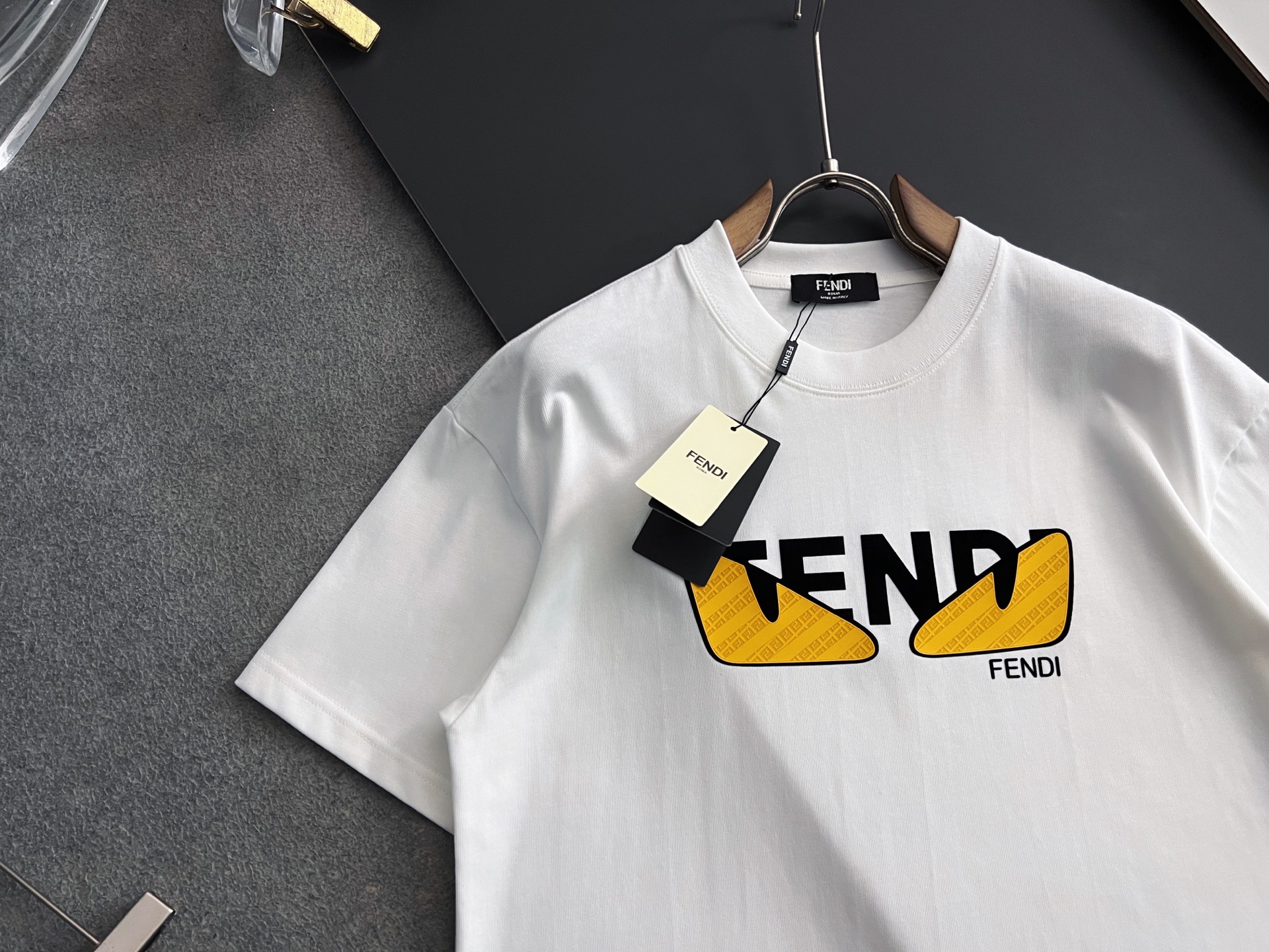 Fendi 四季系列 短袖服装 2