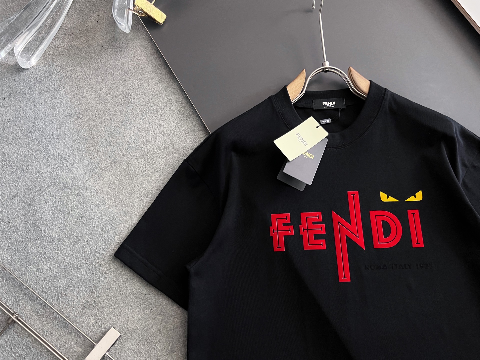 Fendi 四季系列 短袖服装 2