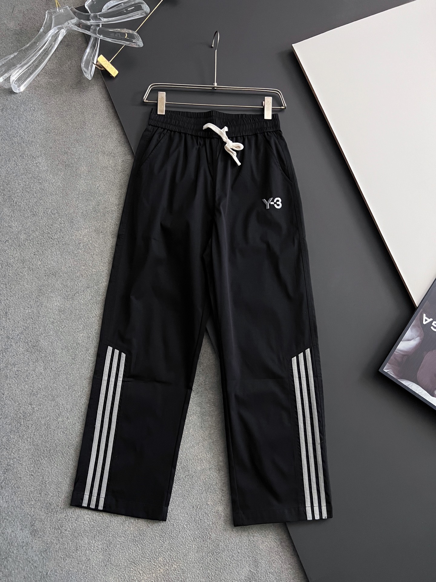 Fashionable European Brand: High-Quality Spring-Summer Collection with Classic Style and Comfort - 图片 1