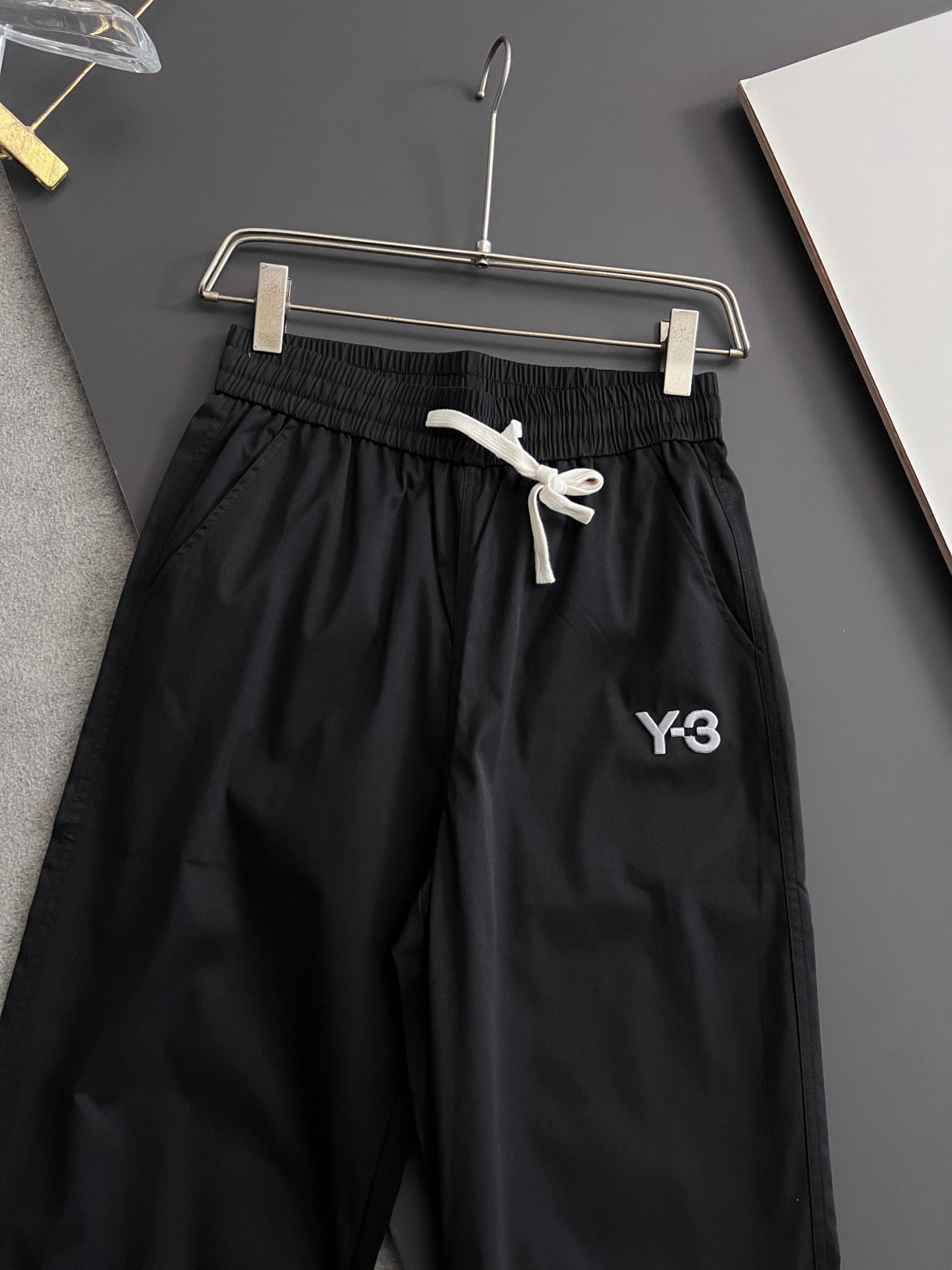 Fashionable European Brand: High-Quality Spring-Summer Collection with Classic Style and Comfort - 图片 3
