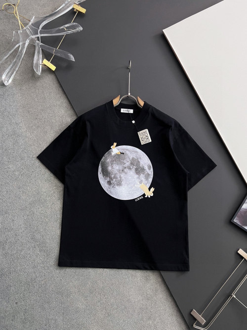 Loewe Camiseta de Algodón con Estampado de Luna y Conejos, Diseño Exclusivo 1 Loewe Camiseta de Algodón con Estampado de Luna y Conejos, Diseño Exclusivo