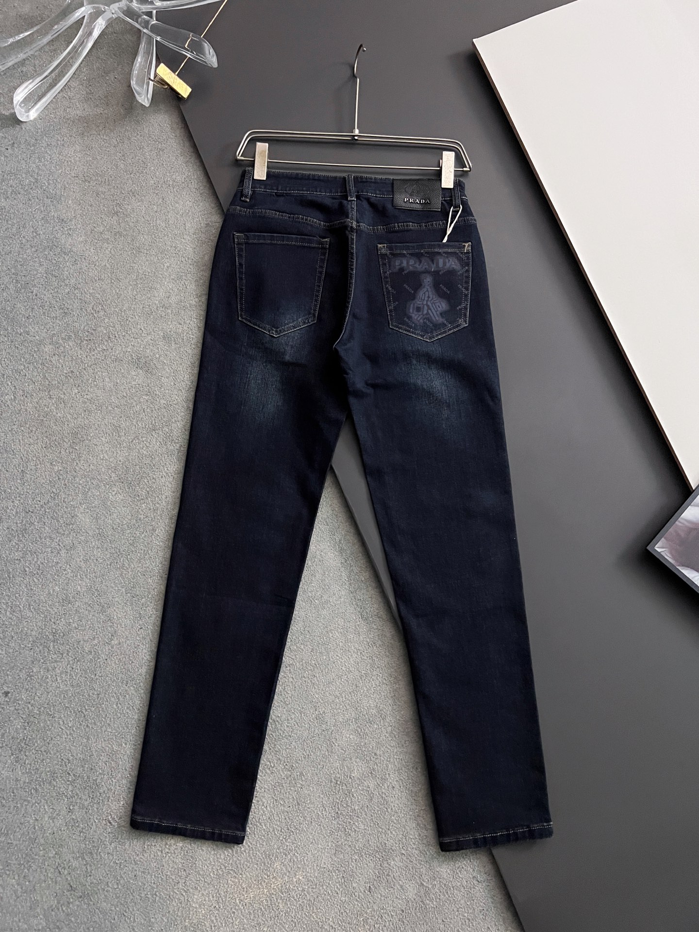“High-Class Prad* Recreational Jeans: Original Water-Washing, Comfort, Elasticity, Unique Design” - 图片 7