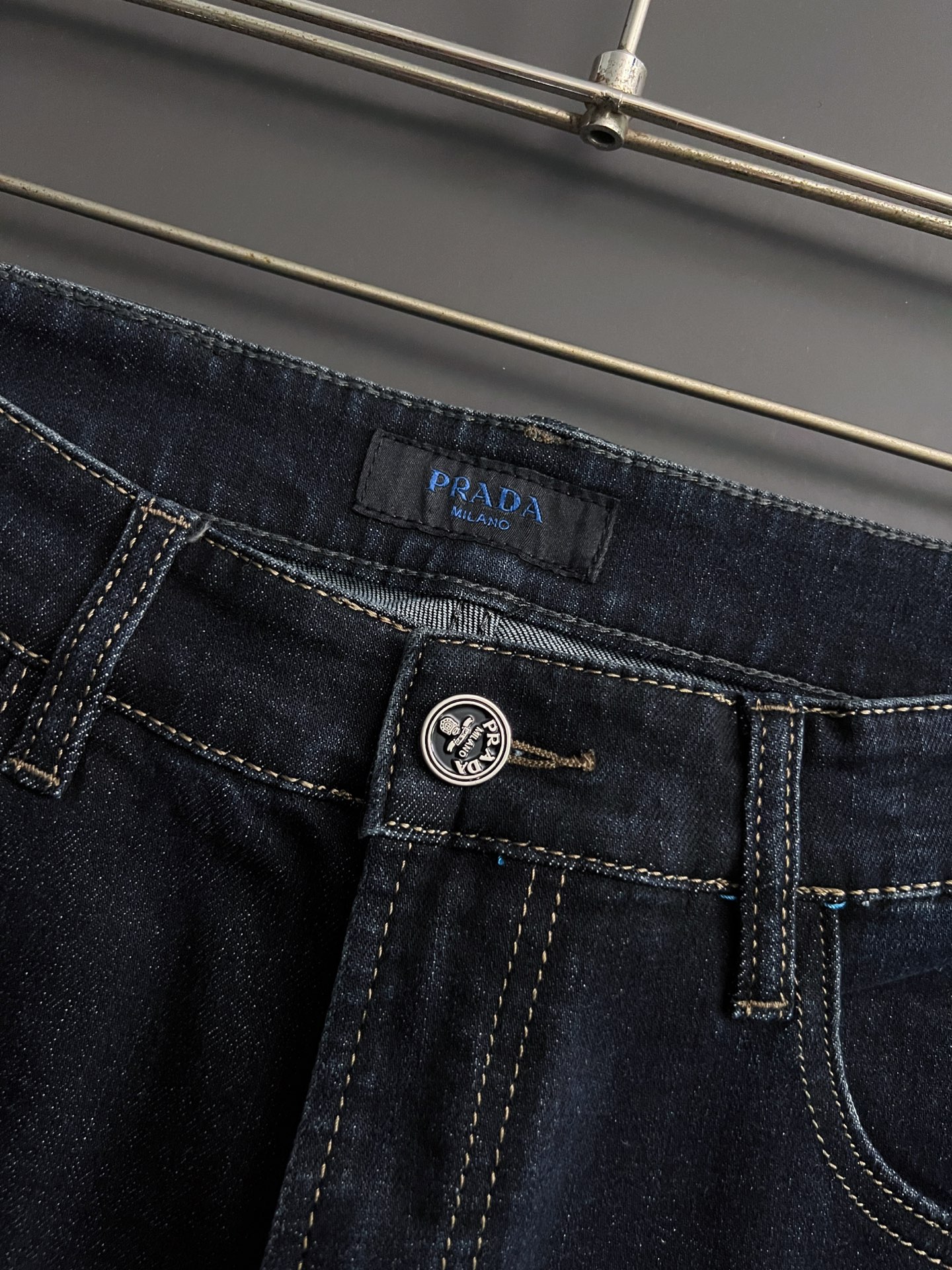 “High-Class Prad* Recreational Jeans: Original Water-Washing, Comfort, Elasticity, Unique Design” - 图片 6