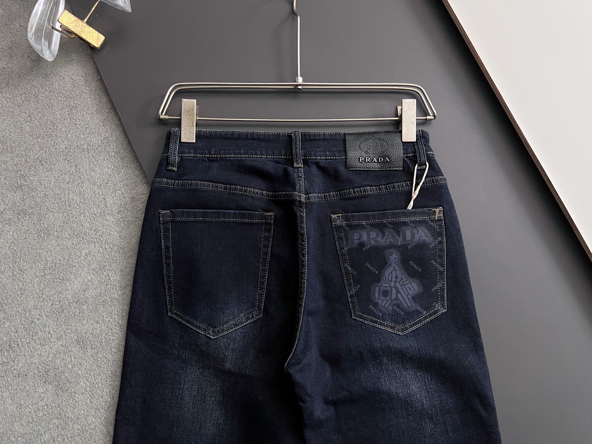 “High-Class Prad* Recreational Jeans: Original Water-Washing, Comfort, Elasticity, Unique Design” - 图片 8