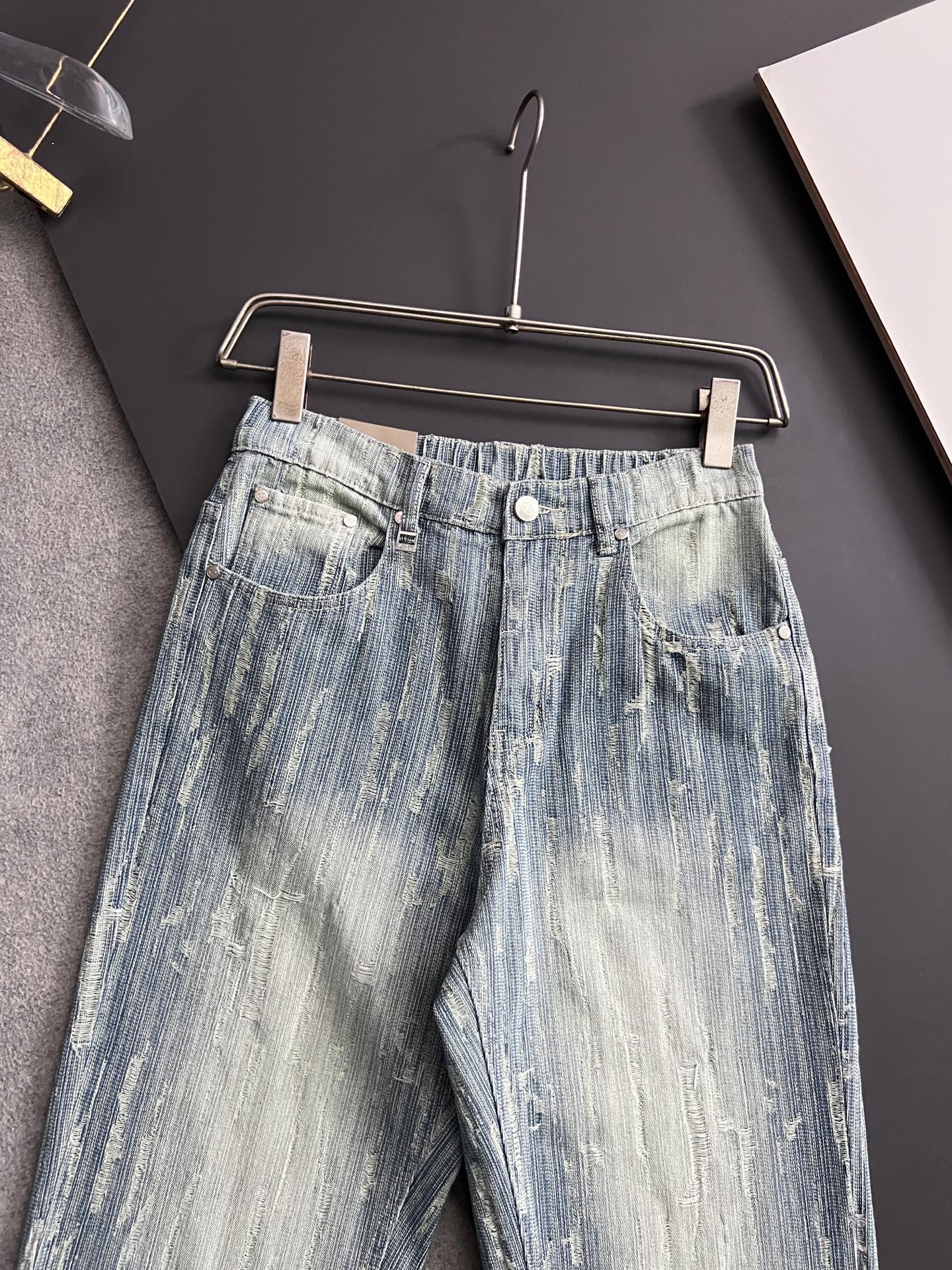 Regenerative Agriculture Inspired Blue Cotton Jeans: Quality Dollar CD* 25SS – Care Instructions Included - 图片 3