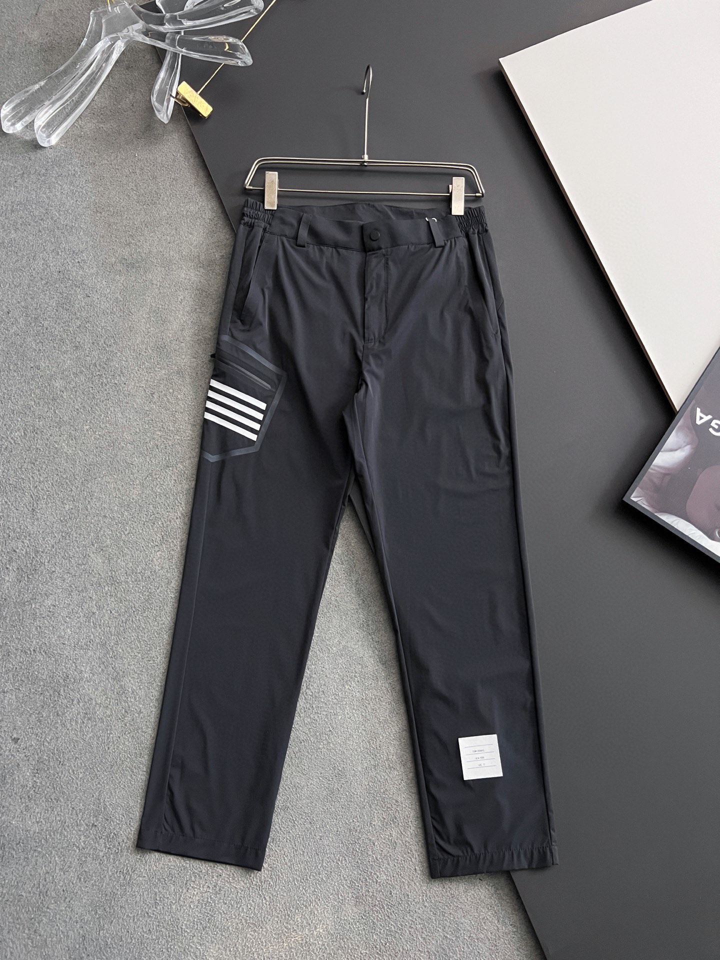 “TB*25Ss: Custom Ice-Cooked Leisure Pants, Wrinkle-Resistant, Wet and Ventilated” - 图片 1