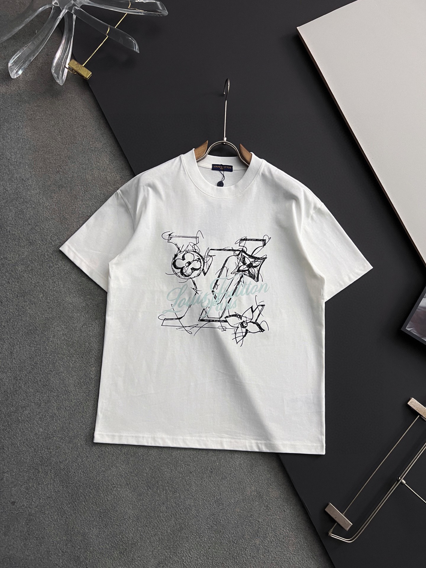 NO:431485,) 1V*, 2025Ss hot model 310g pure cotton double yarn hot model spot four-season series short-sleeved series, simple basic wardrobe artifact, casual and versatile must-have) workmanship and wiring texture first-class, two colors recommended, white, black,) Exclusive version test, no solution for everyone to wear [Strong] code number M-3XL),, T-shirt, alexander wang19860909）1V*、2025Ss爆款310g纯棉双纱爆款现货四季系列短袖,简约基础衣橱神器, 休闲百搭必备款）做工走线质感一流,两色推荐白色、黑色、）独家版型测试上身无解谁穿都合适[强]码数Ｍ-3XL）,,T-shirt,alexander wang,Men's clothing