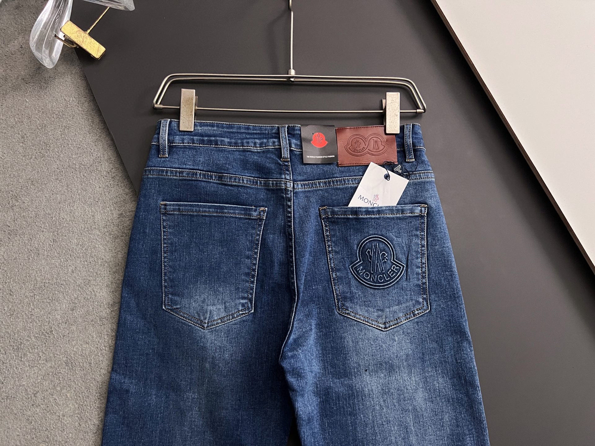 “Premium Mon* Water-Washed Jeans: Comfortable, Elastic, Unique Design, High Quality, Various Sizes” - 图片 8