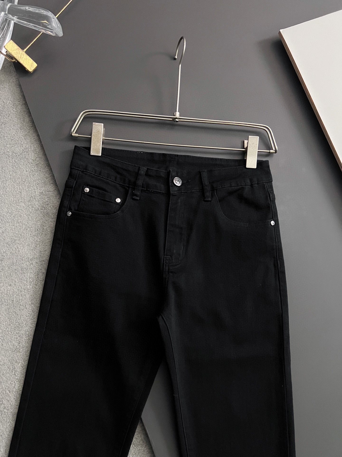 “High-Class Water-Washed Jeans: Comfort, Elasticity, Unique Design, Fashion Style” - 图片 4