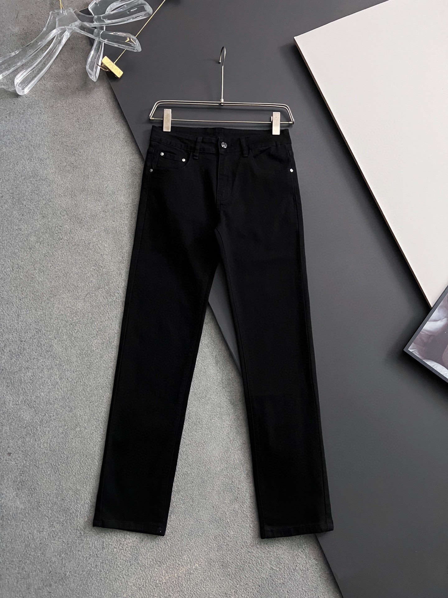 “High-Class Water-Washed Jeans: Comfort, Elasticity, Unique Design, Fashion Style” - 图片 2