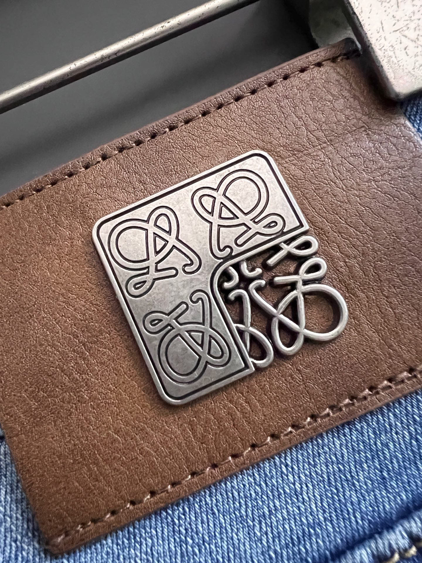 “High-Class Water-Washed Jeans with Unique Design and Comfortable Fabric” - 图片 9