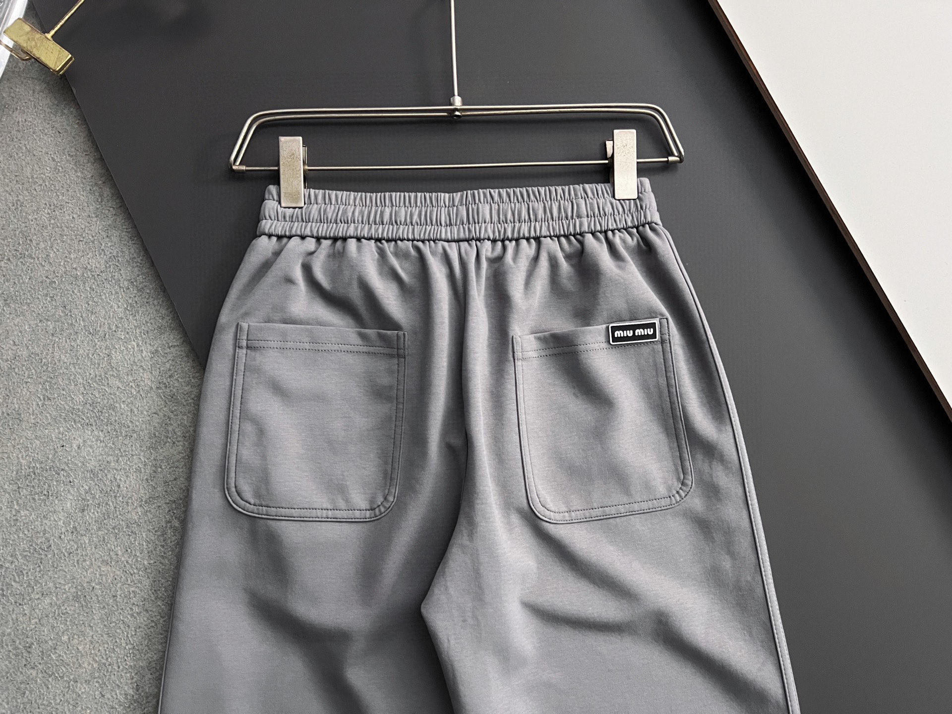 2025 Miumi* Spring-Summer Collection: Stylish, High-Quality Pants with Imported Fabric - 图片 7