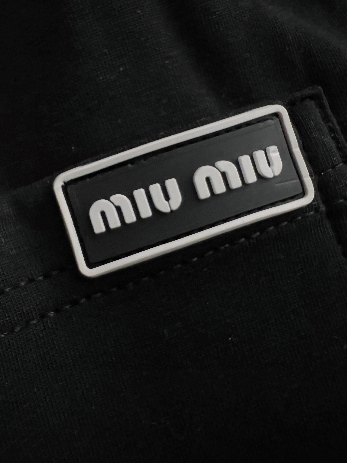 2025 Miumi* Battered Loafer: European Style Fashion with High Quality Fabrics - 图片 8