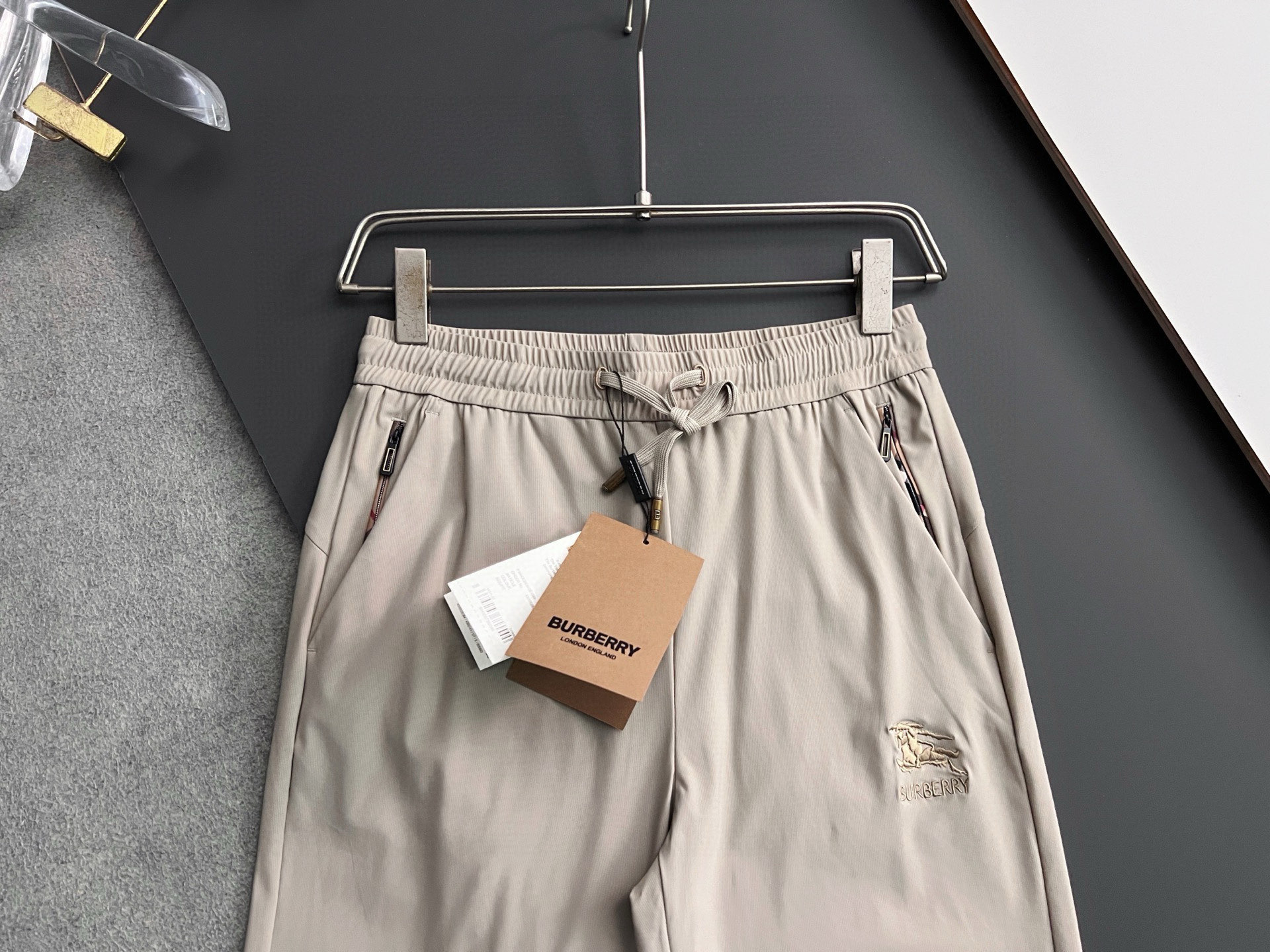 “Bur*25Ss Ice-Cooled Leisure Pants: Custom Ice-Cracking Design, Wrinkle-Resistant and Comfortable, Sizes M-4XL” - 图片 2