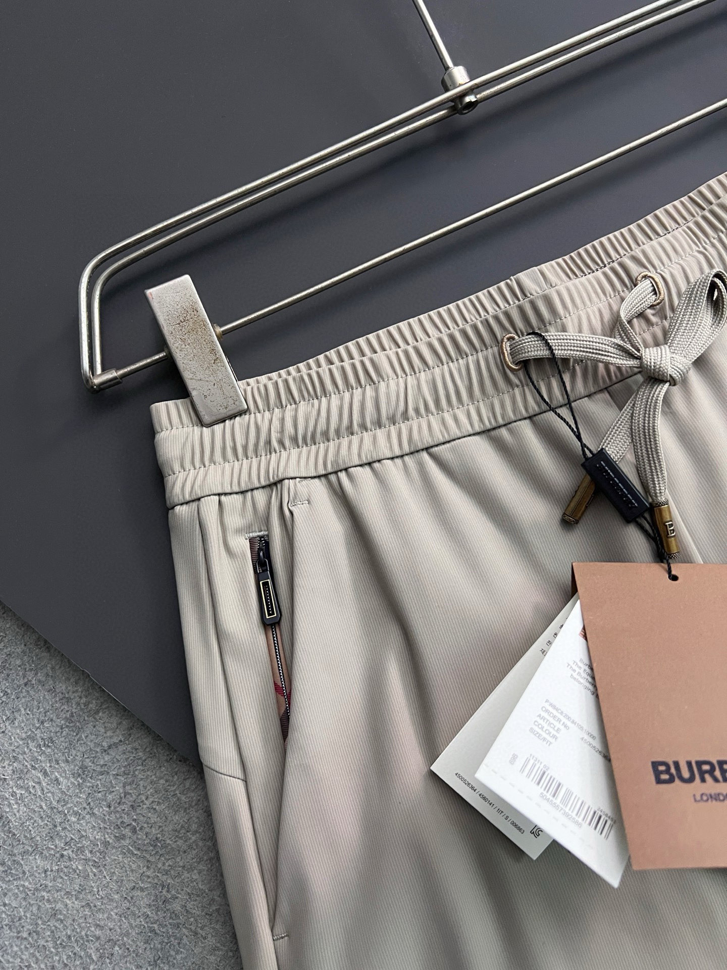 “Bur*25Ss Ice-Cooled Leisure Pants: Custom Ice-Cracking Design, Wrinkle-Resistant and Comfortable, Sizes M-4XL” - 图片 4