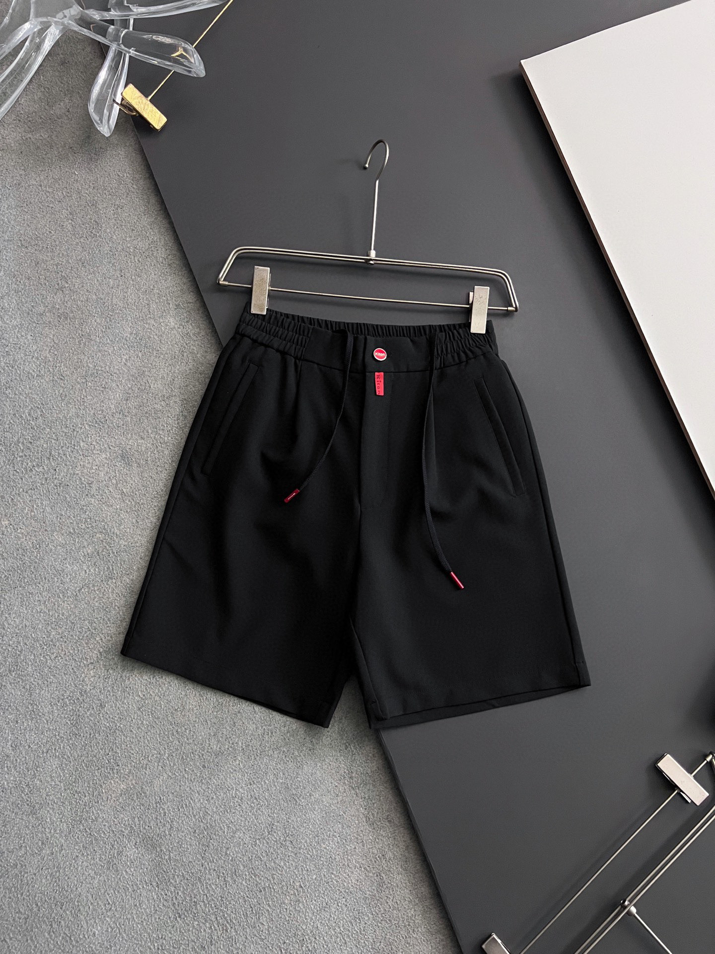 KITON25SS Men’s Classic Red-Labeled Cotton Shorts: Stylish, Comfortable, and High-Quality! - 图片 7